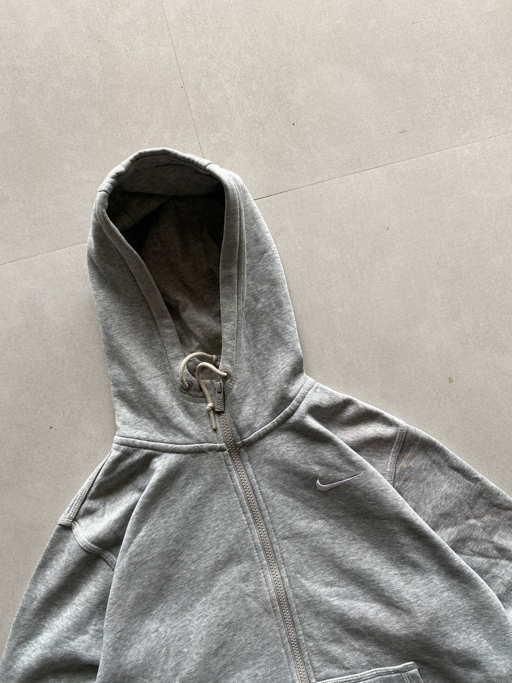 VINTAGE NIKE ZIPPER HOODIE - L