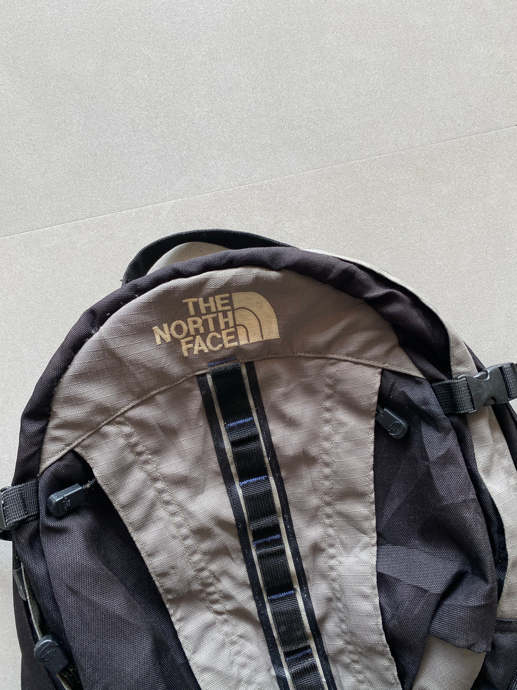 THE NORTH FACE HIKING BAG