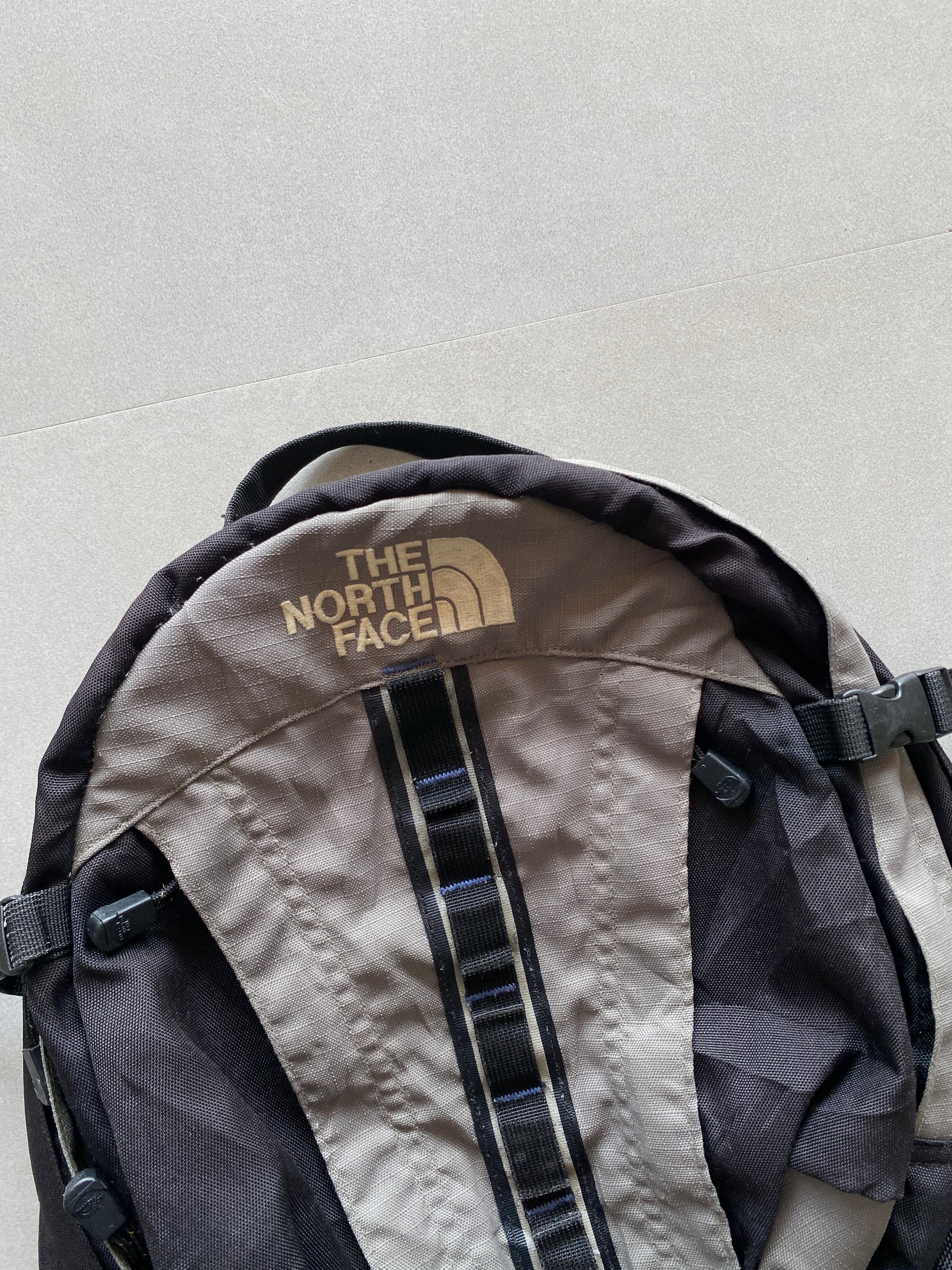 THE NORTH FACE HIKING BAG