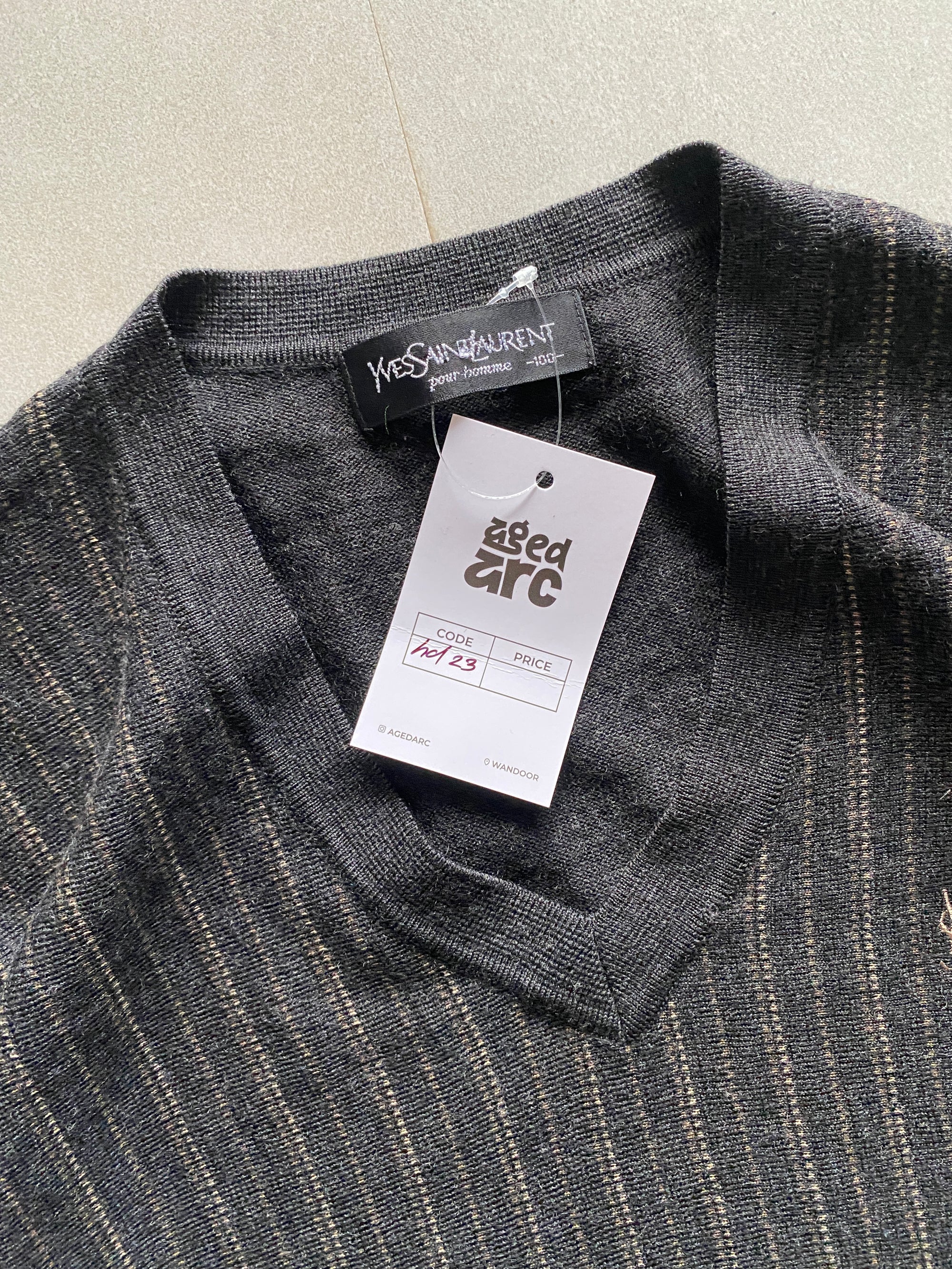 YVES SAINT LAURENT KNIT SWEATER - M