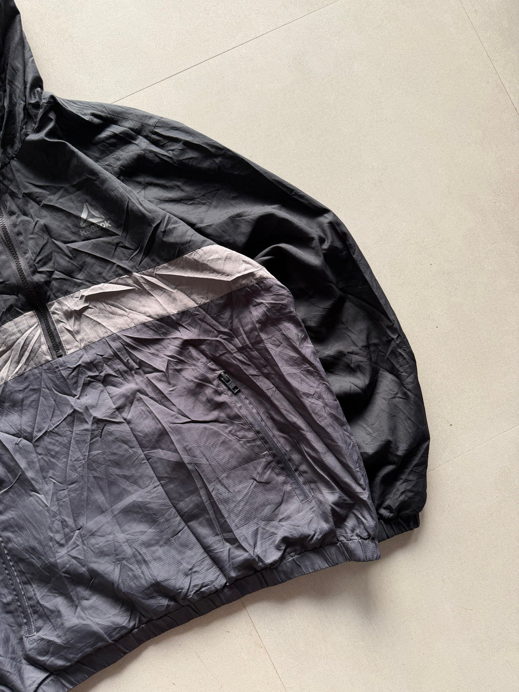 REEBOK QUARTER ZIP JACKET - L