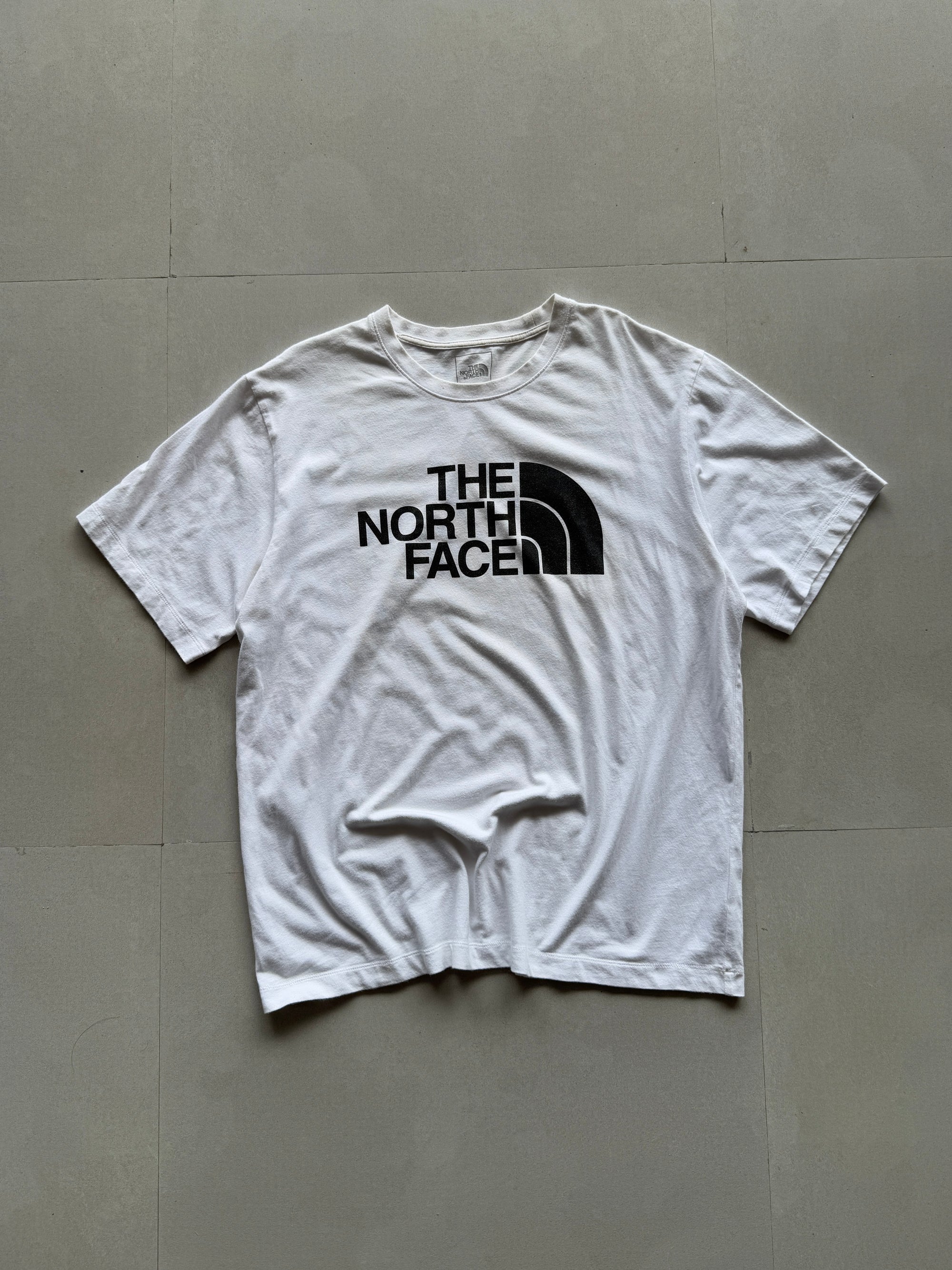 THE NORTH FACE BIG LOGO TEE - L