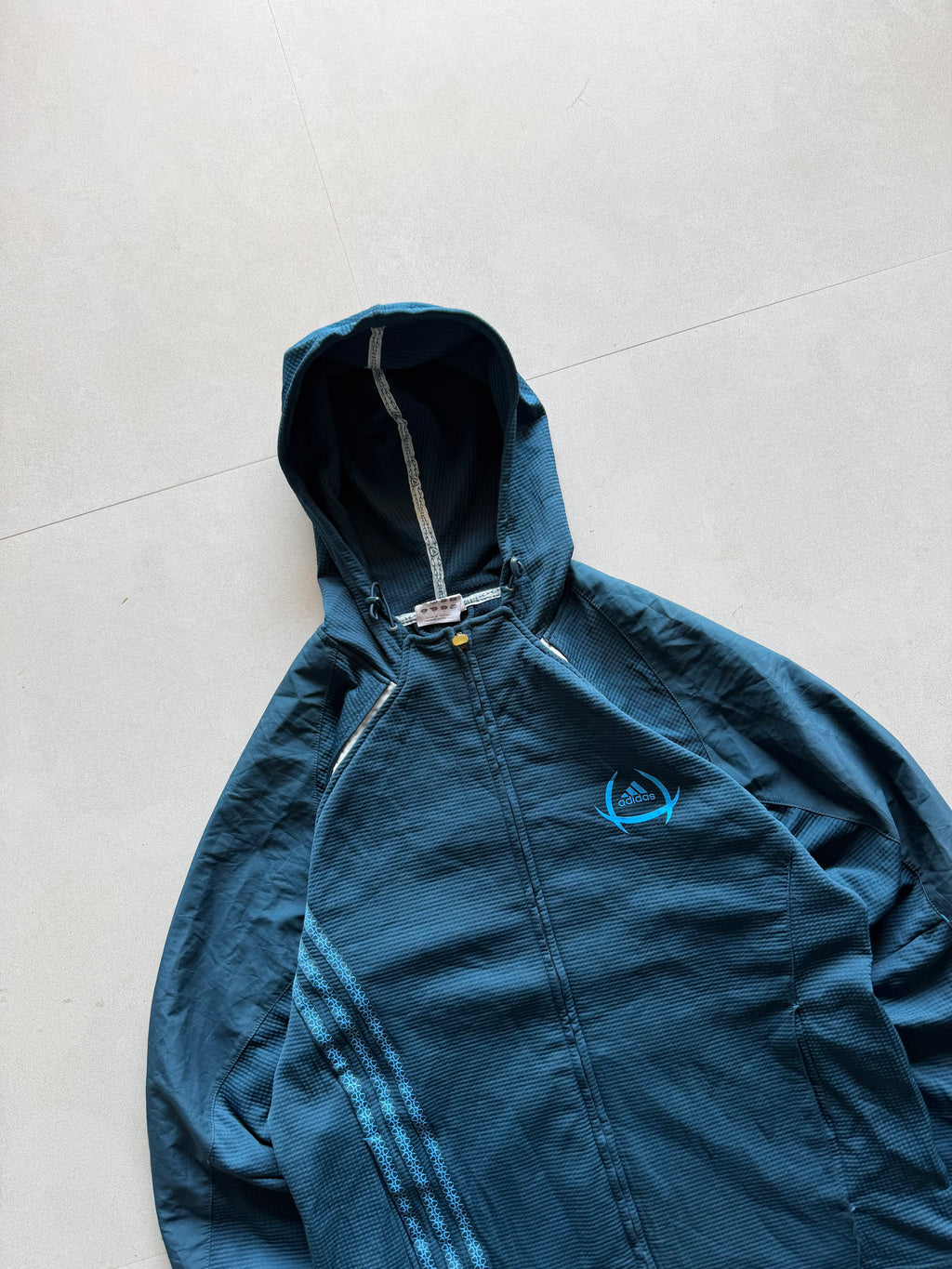 ADIDAS STRIPED HOODED JACKET - M
