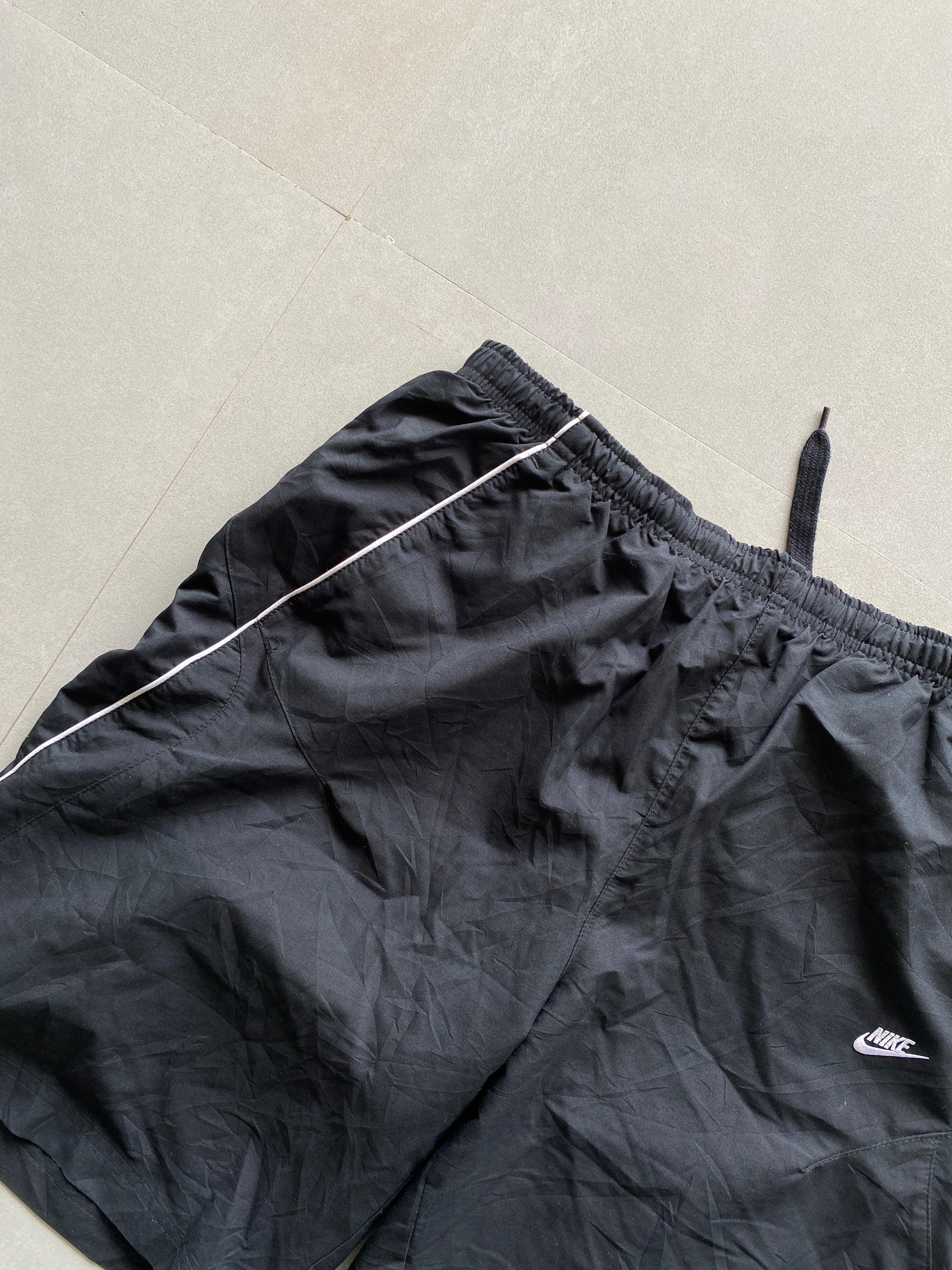 NIKE SHORTS - S