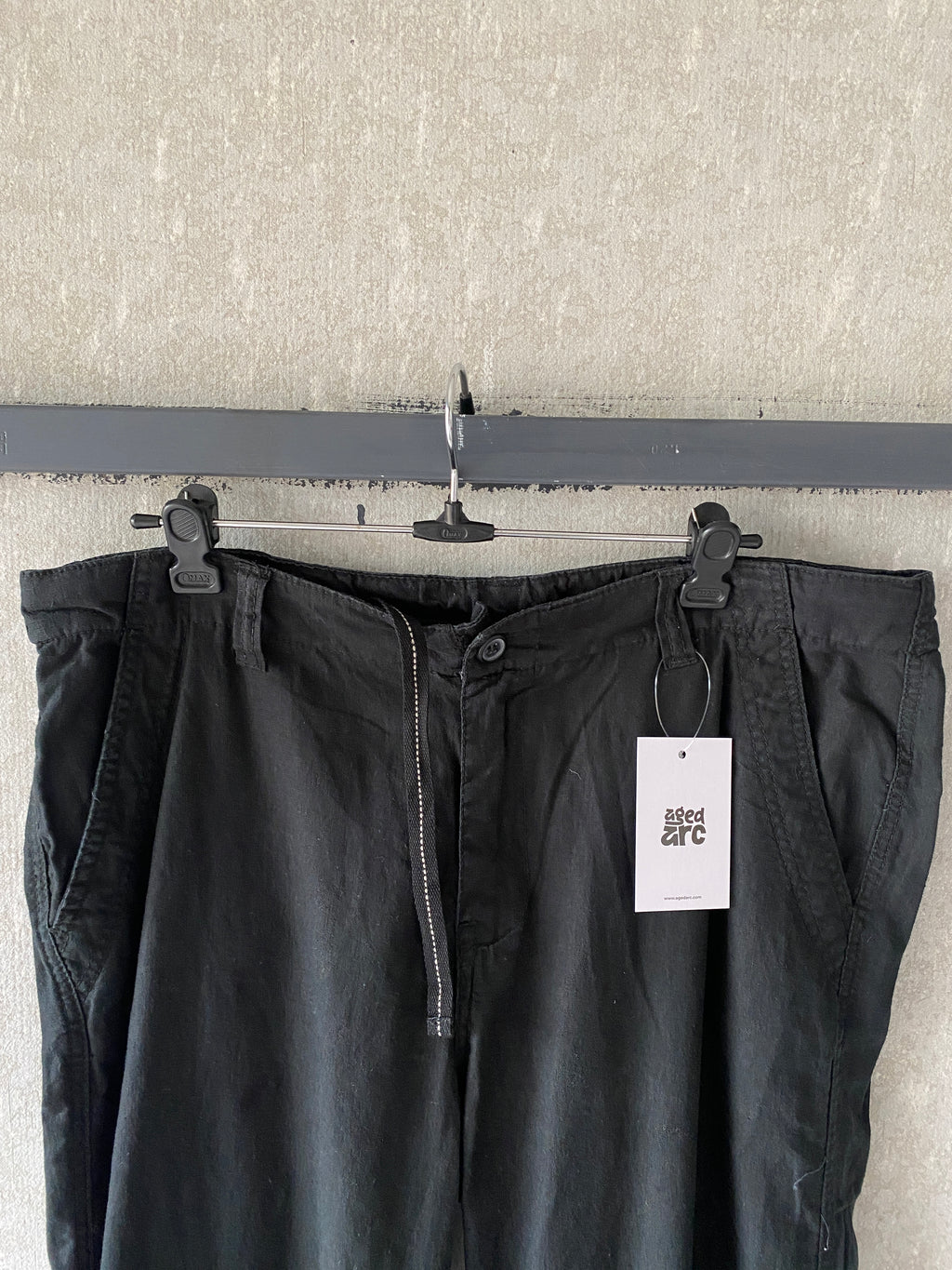 BAGGY BLACK LINEN PANT - M