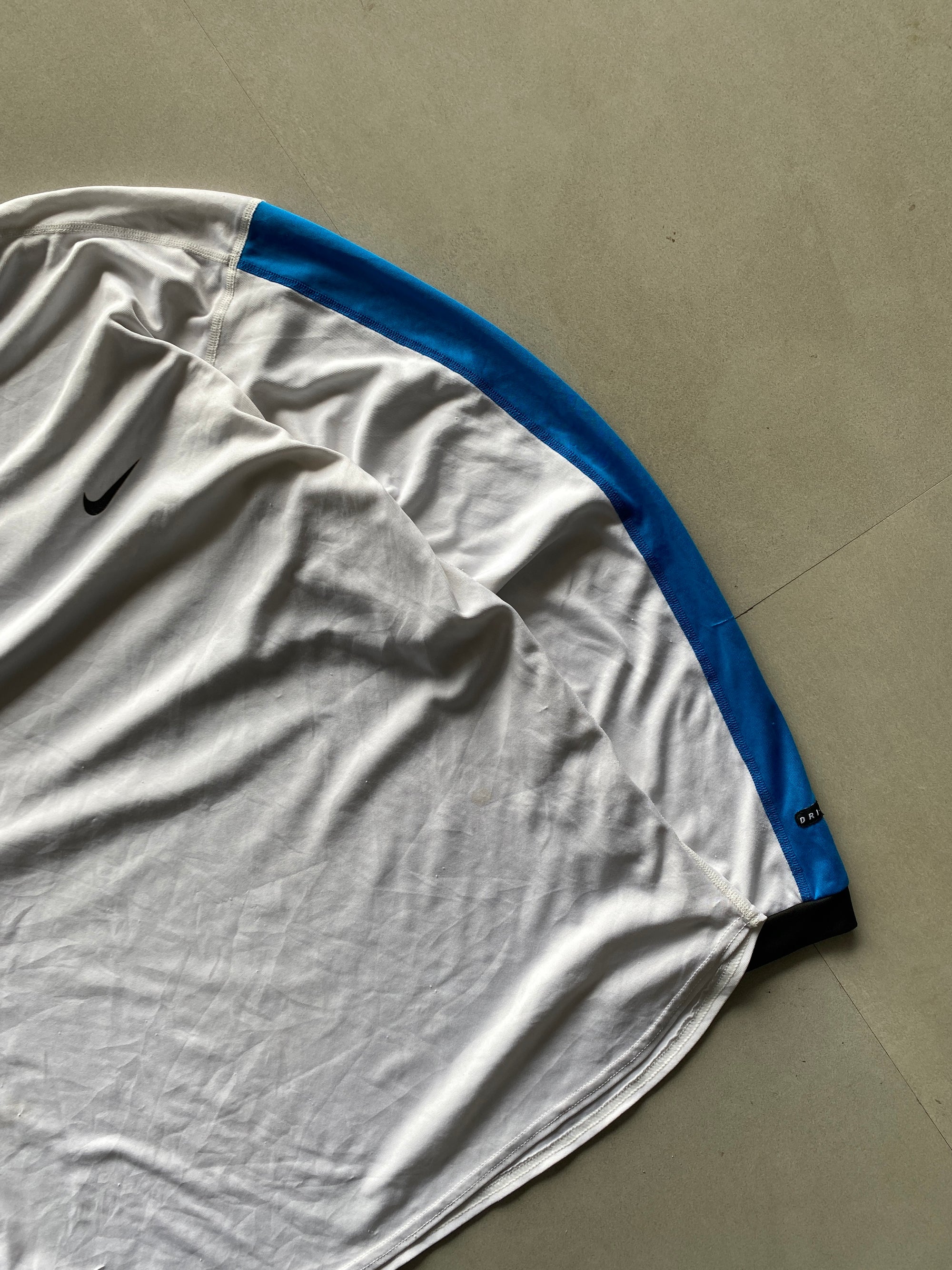 90s NIKE FULL SLEEVE DRI-FIT TEE - M