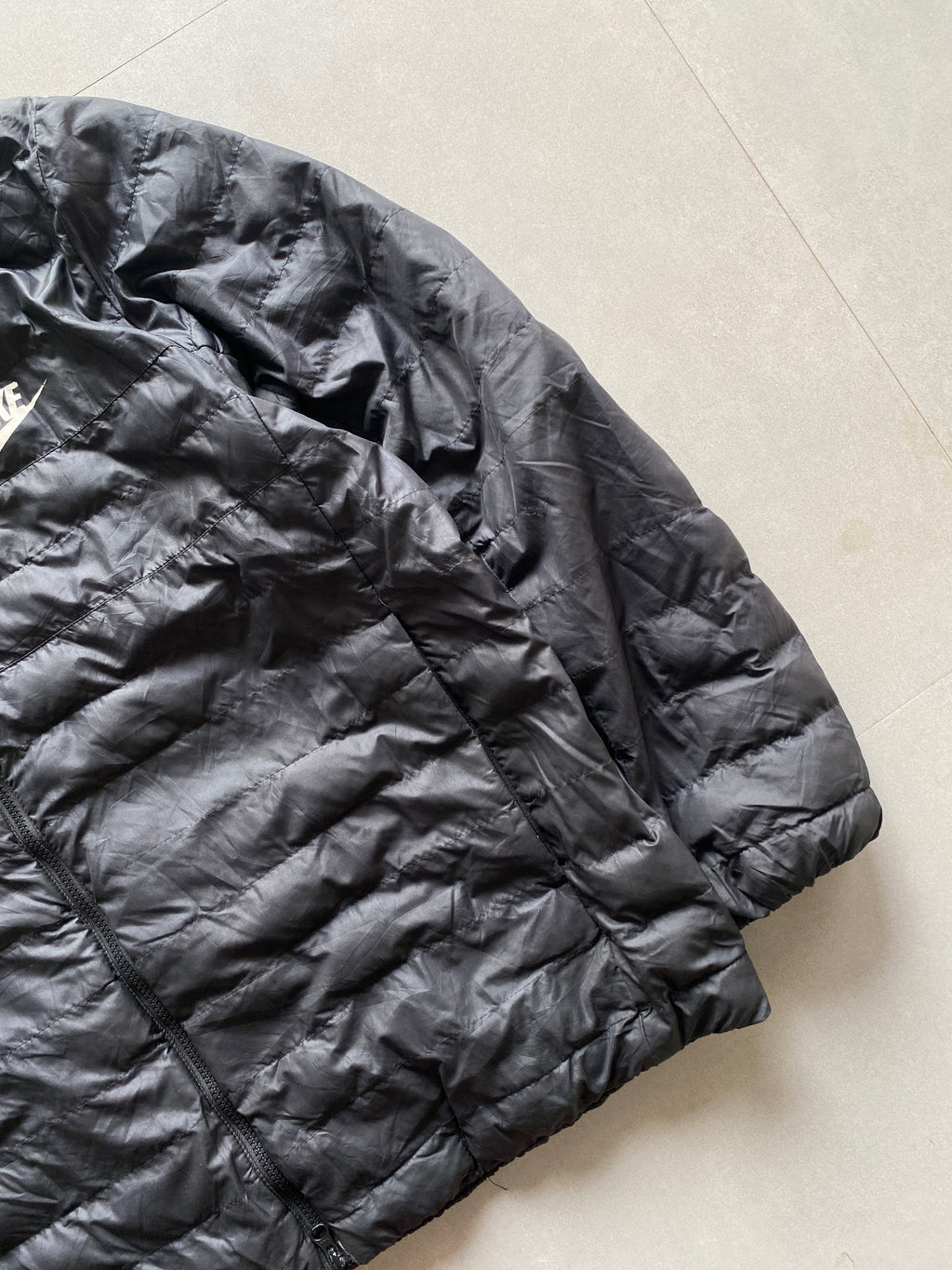 NIKE LIGHT WEIGHT PADDED  PUFFER JACKET - XL