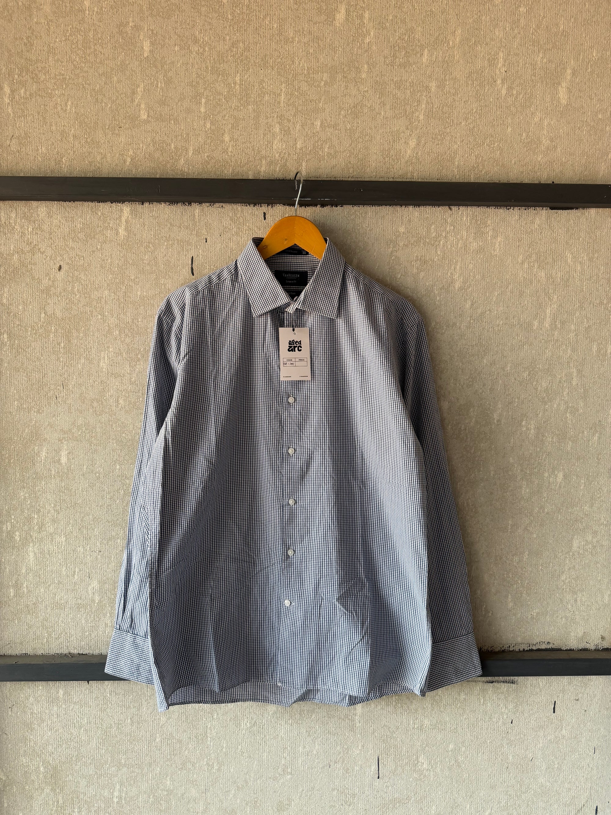 VANHEUSEN SHIRT - L ST141