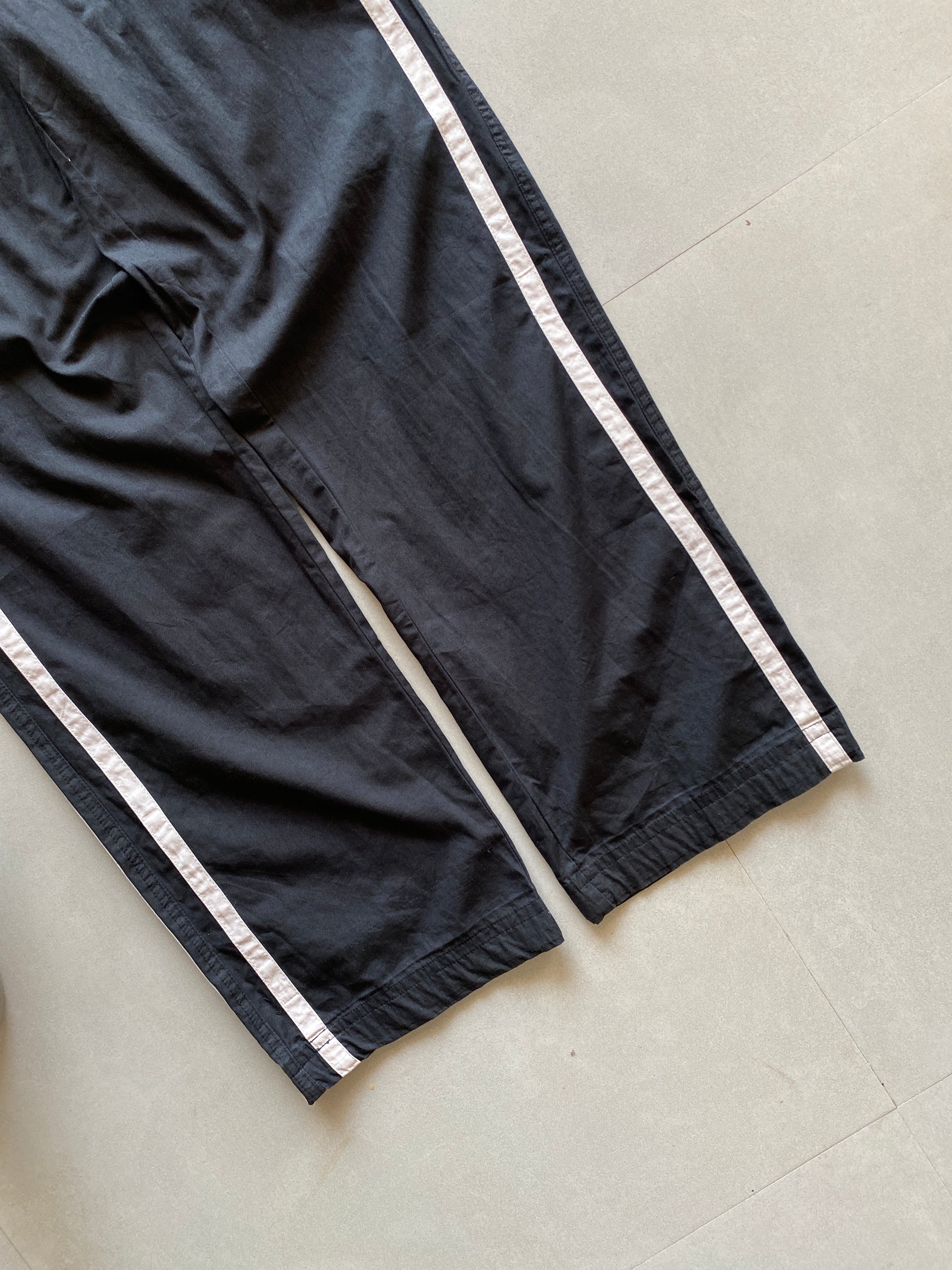 VINTAGE IDENTIC BAGGY TRACK PANT - M