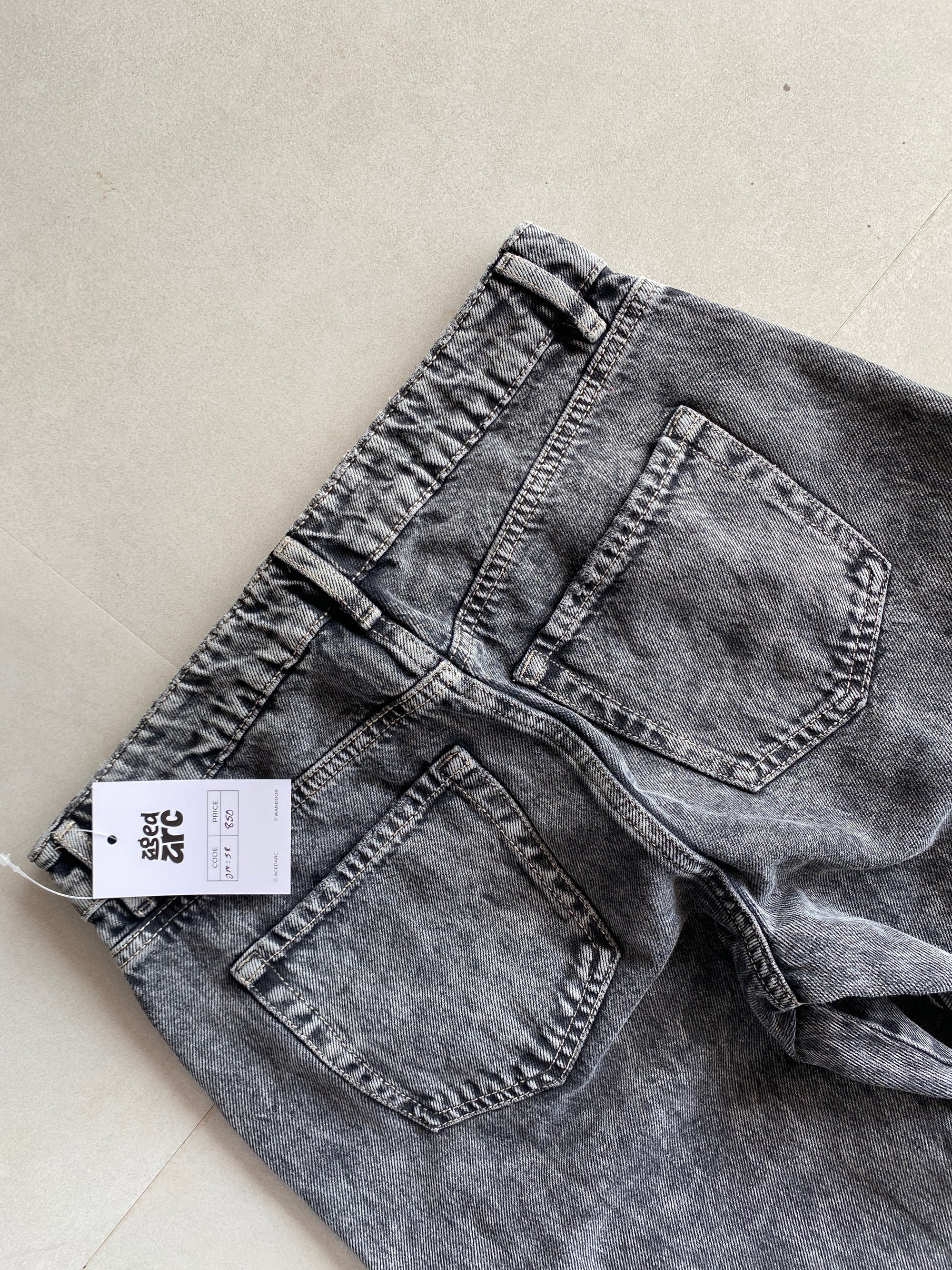 STRIGHT FIT DENIM - S