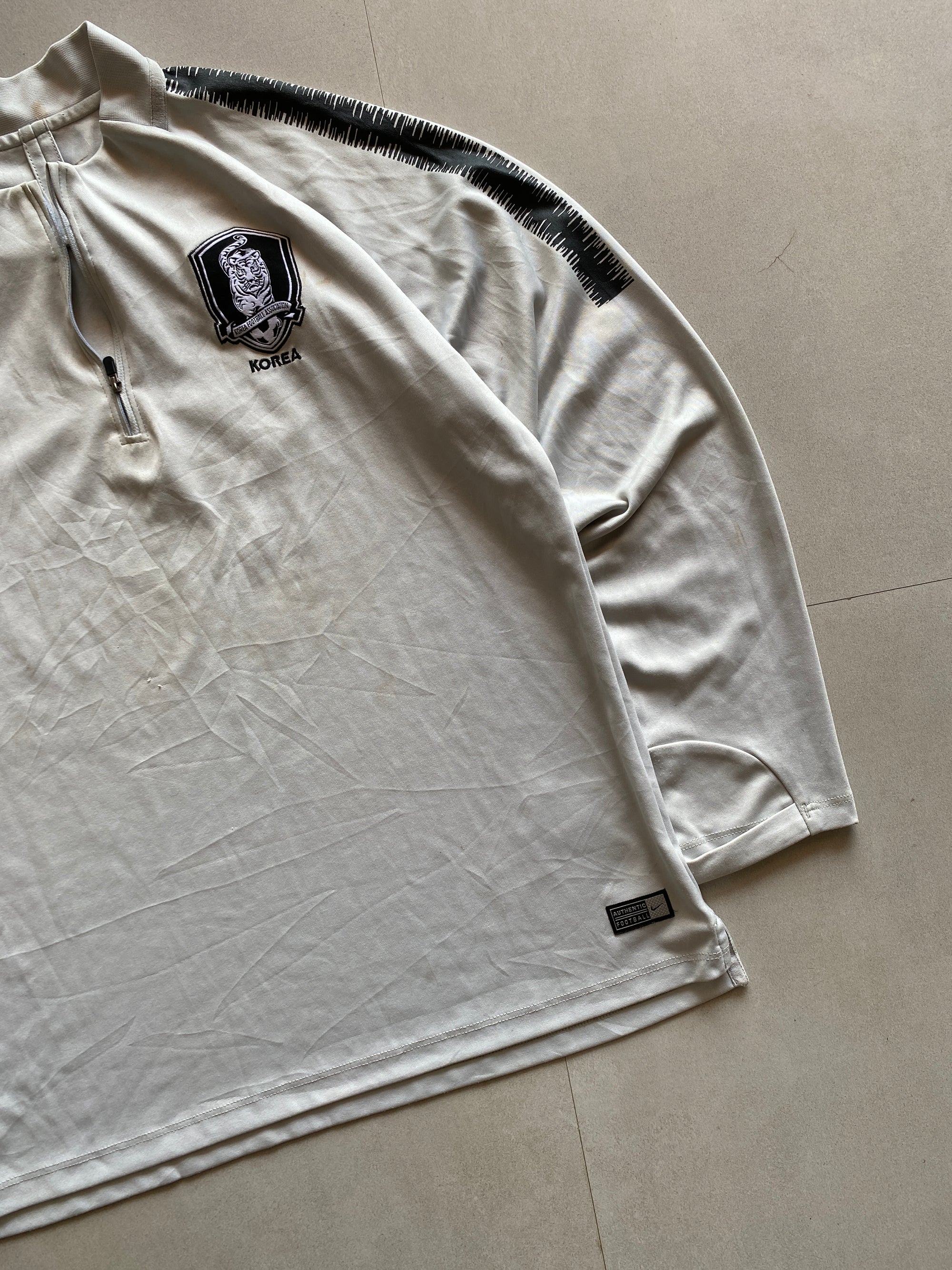 NIKE KOREA TRAINING TOP - S