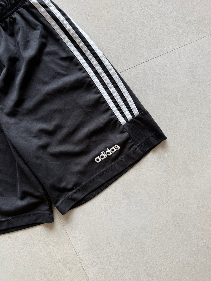 ADIDAS STRIPED SHORTS - XS
