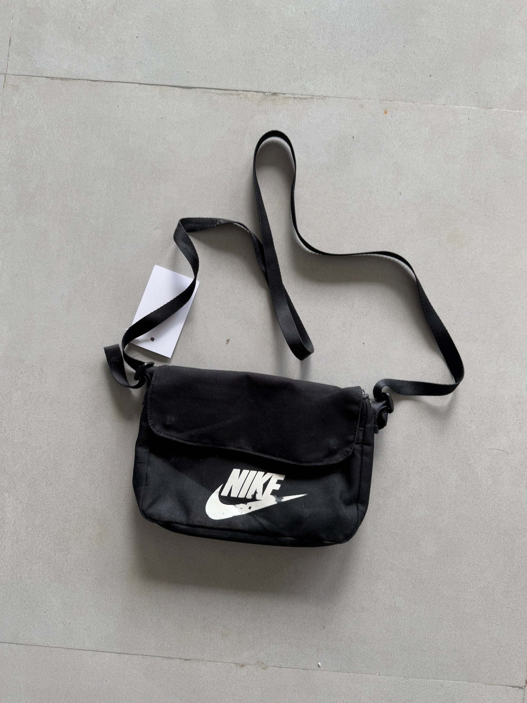 NIKE CROSS BODY BAG