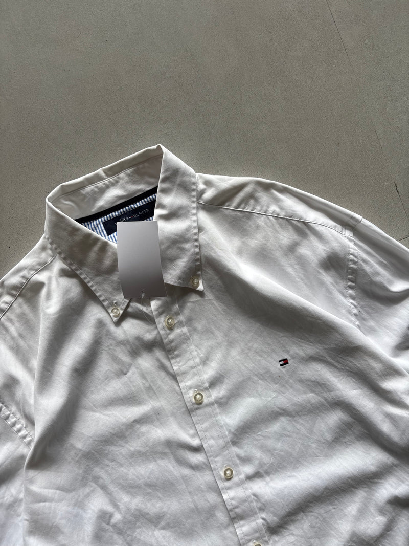 TOMMY HILFIGER WHITE SOLID FORMAL SHIRT - L