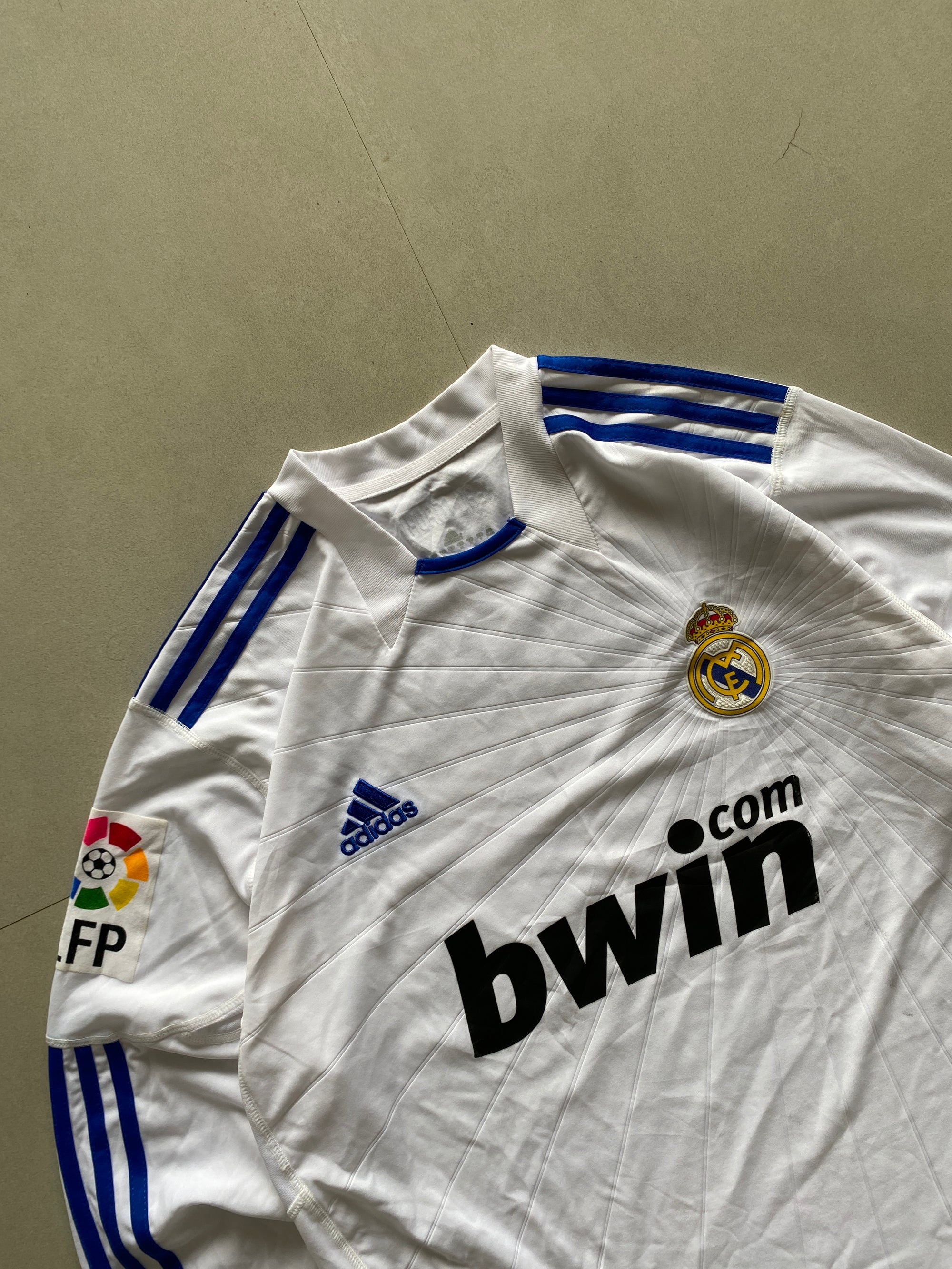 2010 REAL MADRID SERGIO RAMOS (4) JERSEY - L
