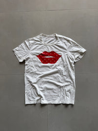 RED LIPS GRAPHIC TEE - XS