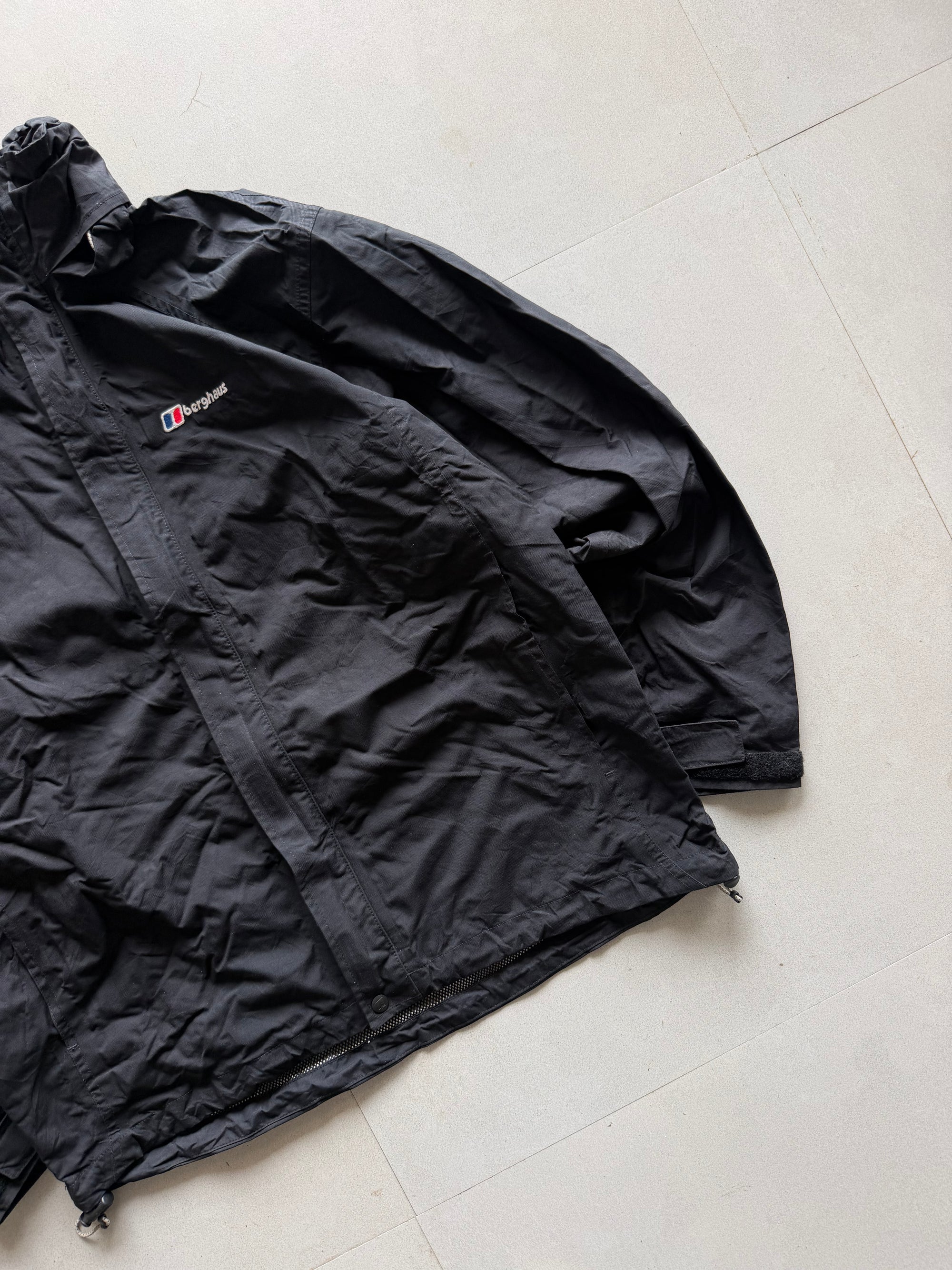 BERGAUS TACTICAL HIKING JACKET - M