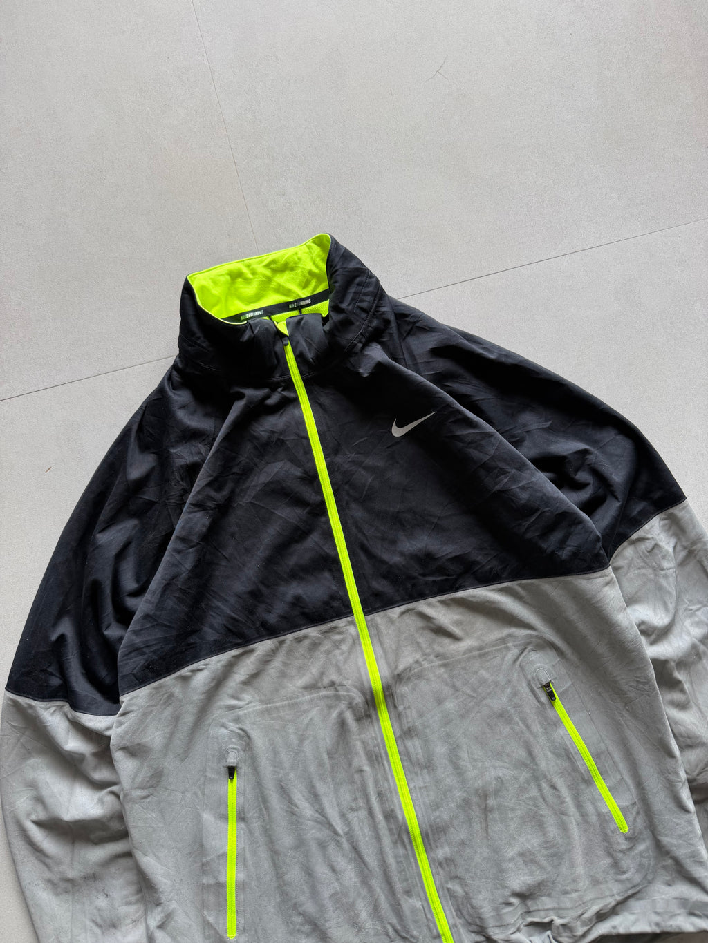 VINTAGE NIKE RUNNING JACKET - M