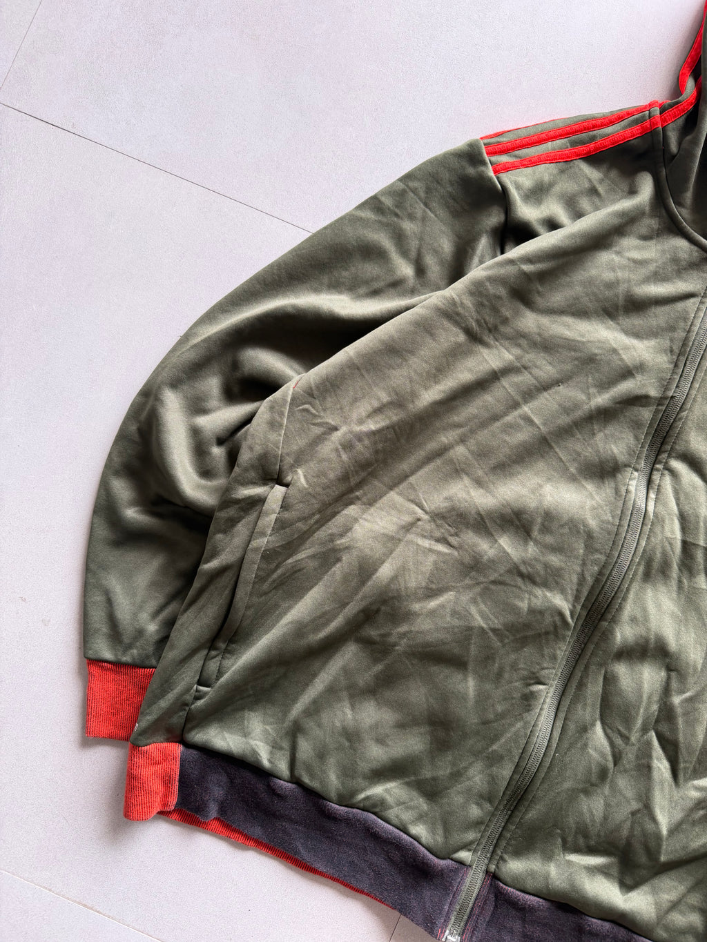 ADIDAS HOODED JACKET - XL