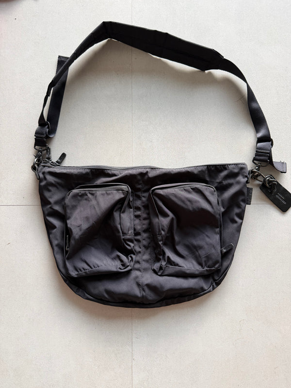 MESSENGER BAG