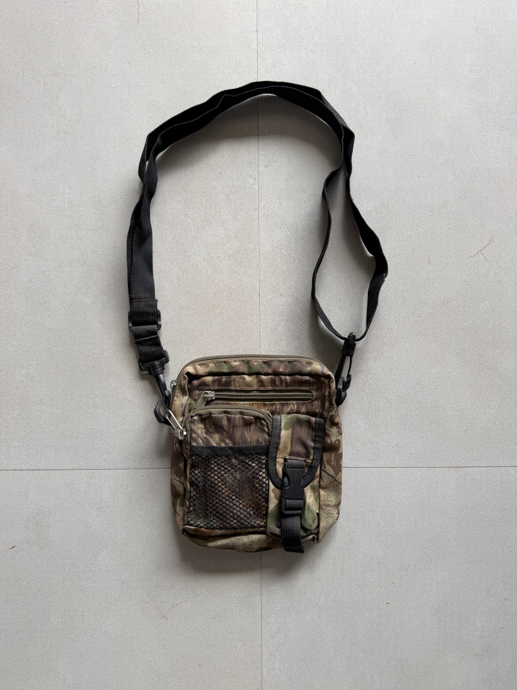 REALTREE CAMOU SLING BAG