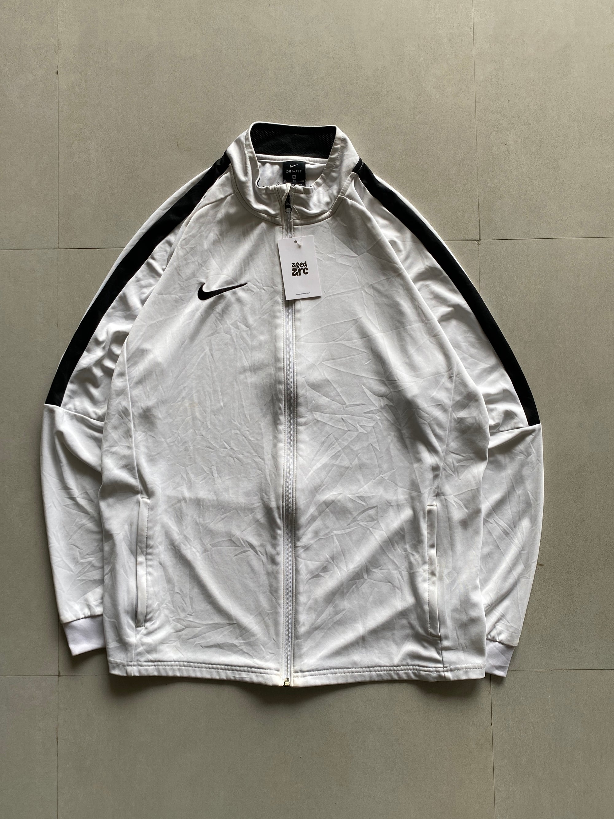 VINTAGE NIKE JACKET - L