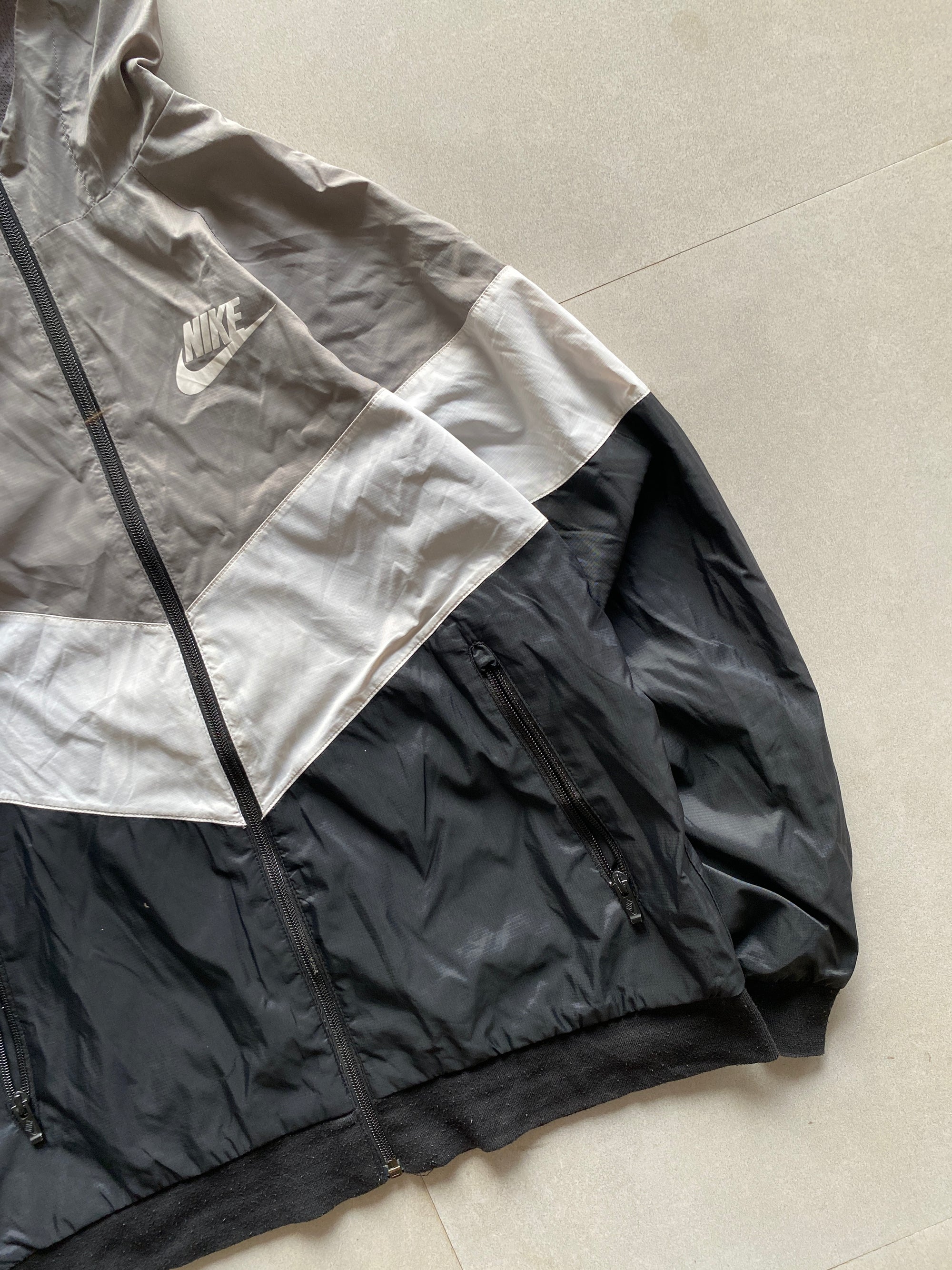 VINTAGE NIKE BIG SWOOSH JACKET - XS