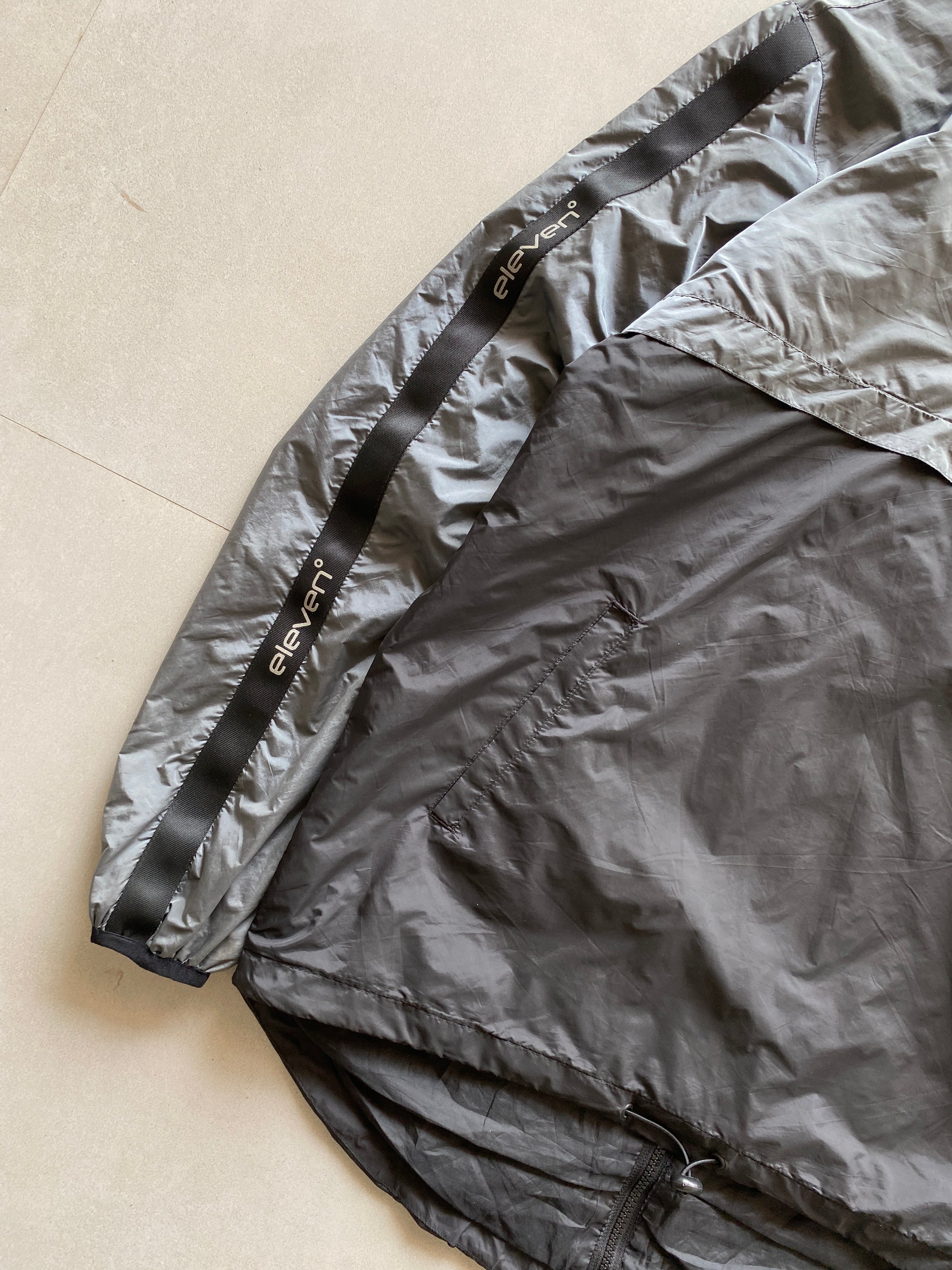 ELEVEN QUARTER ZIP JACKET - L