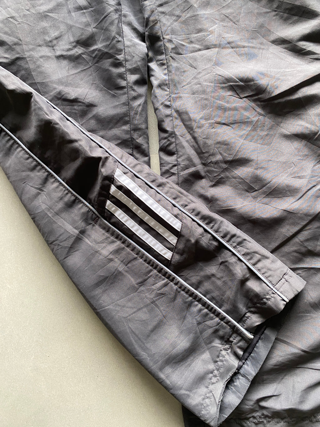 ADIDAS BAGGY TRACK PANT - L