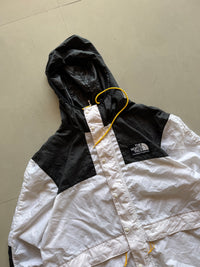 THE NORTH FACE WINBREAKER JACKET - XL