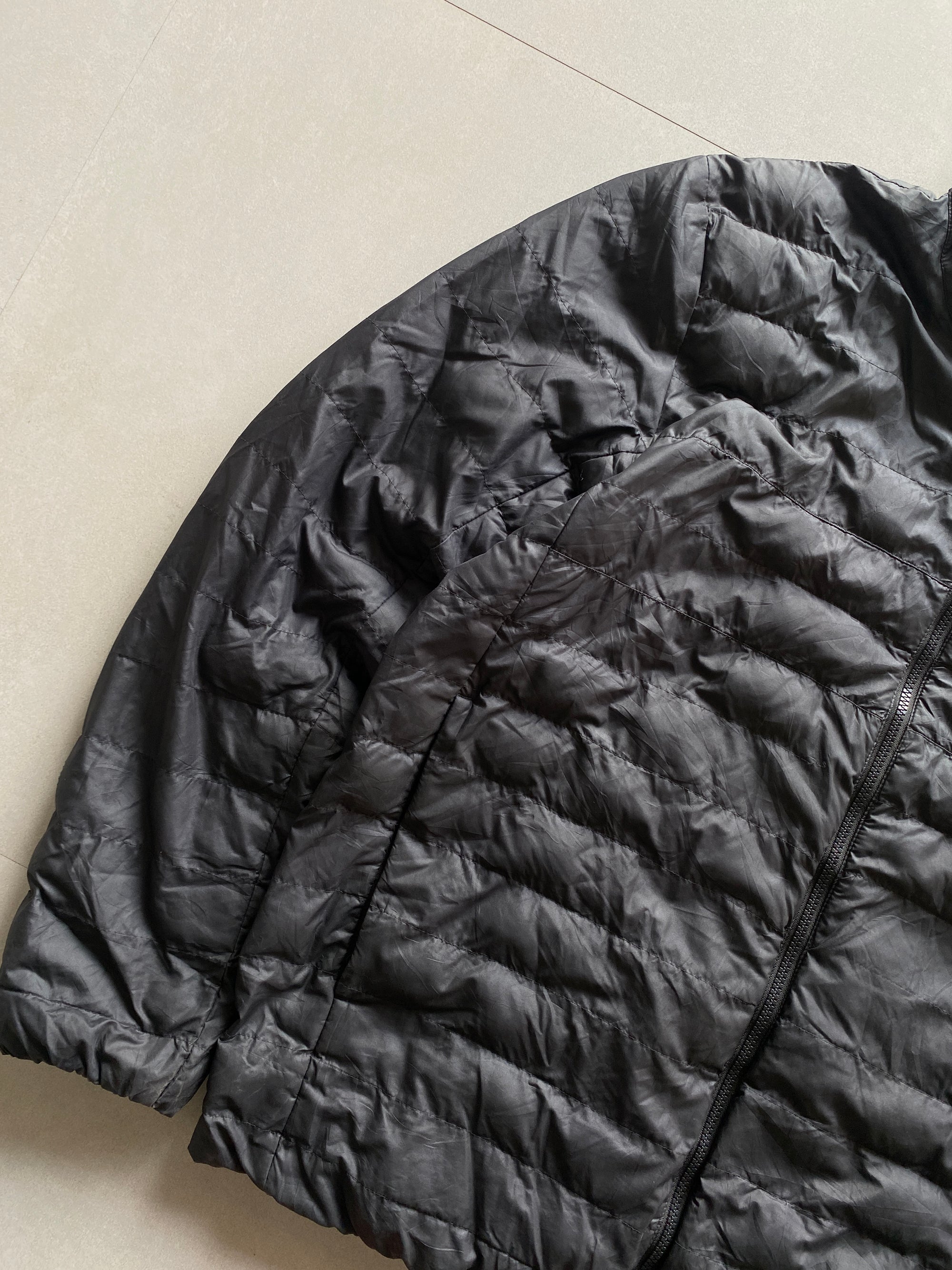 NIKE LIGHT WEIGHT PADDED  PUFFER JACKET - XL