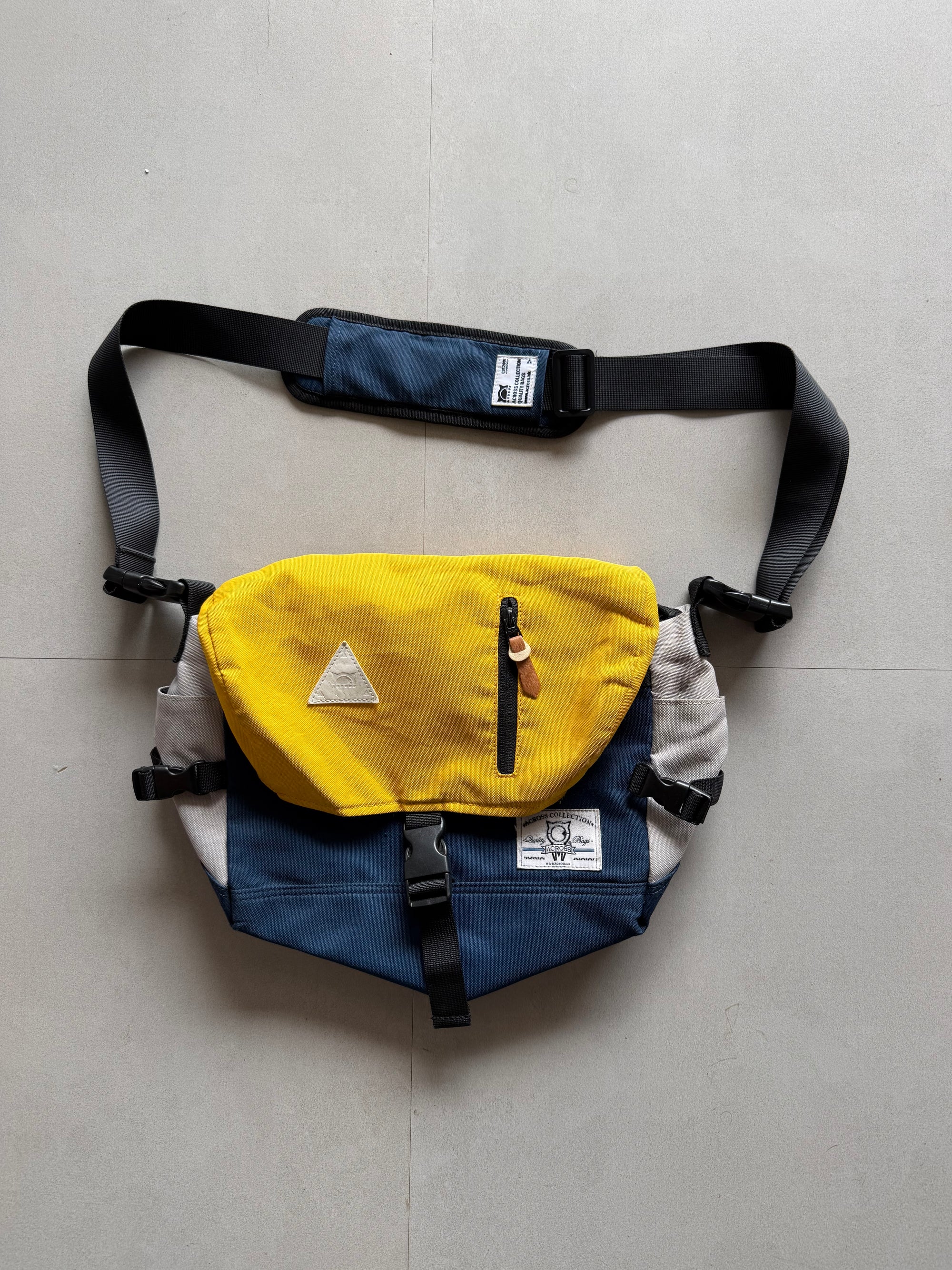 MESSANGER BAG