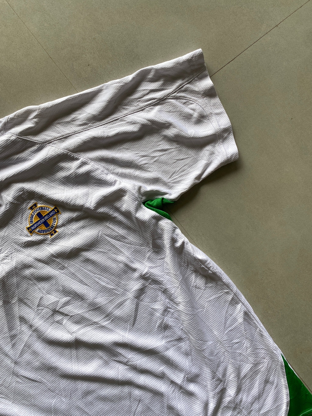 2006 UMBRO NORTHERN IRELAND JERSEY - L