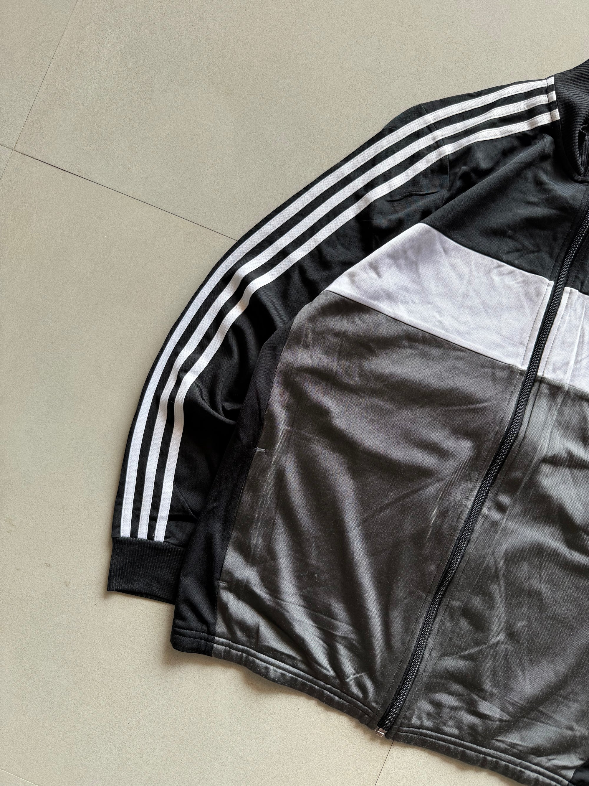 ADIDAS STRIPED JACKET - M