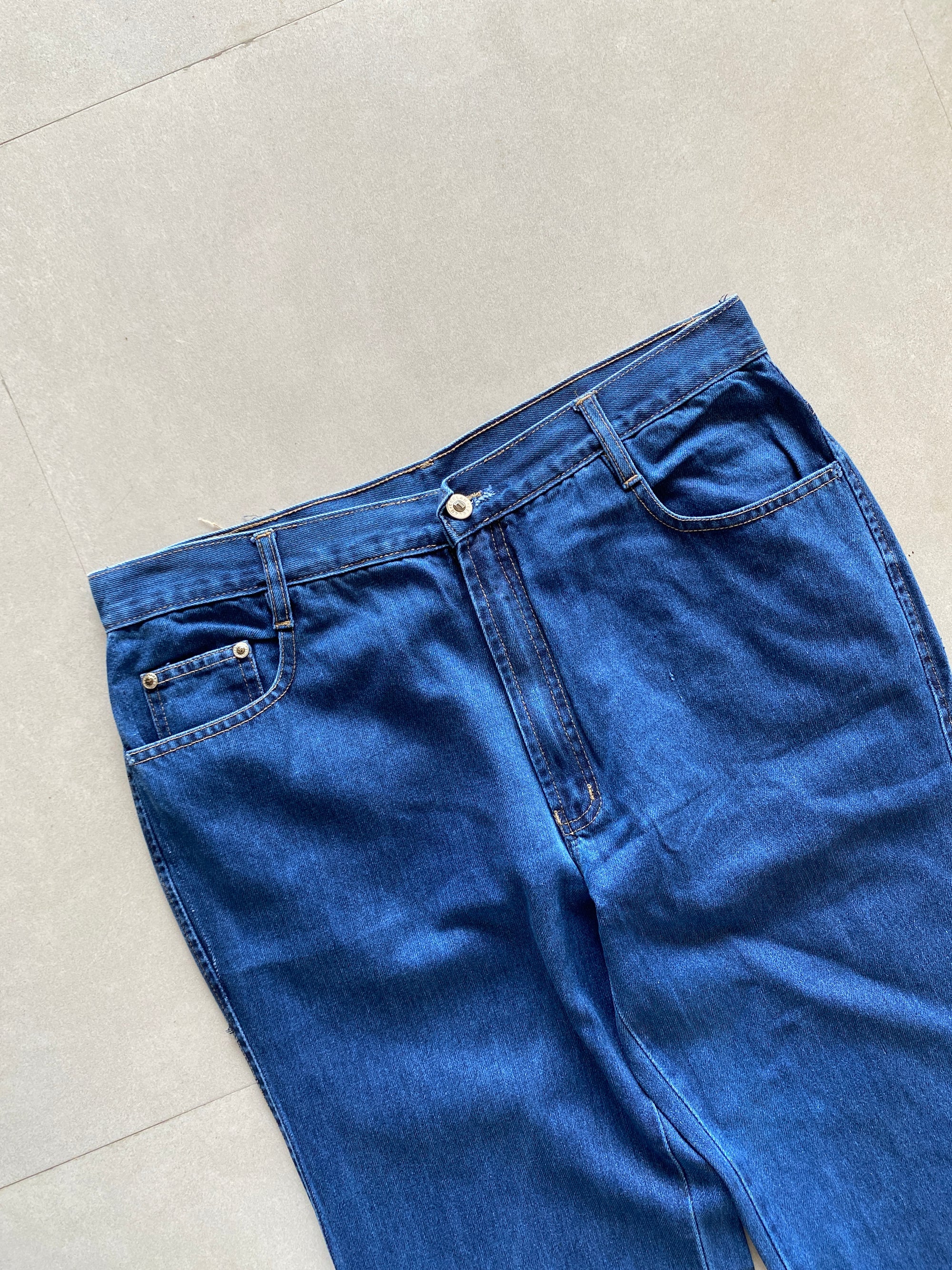 BOOT CUT DENIM - M
