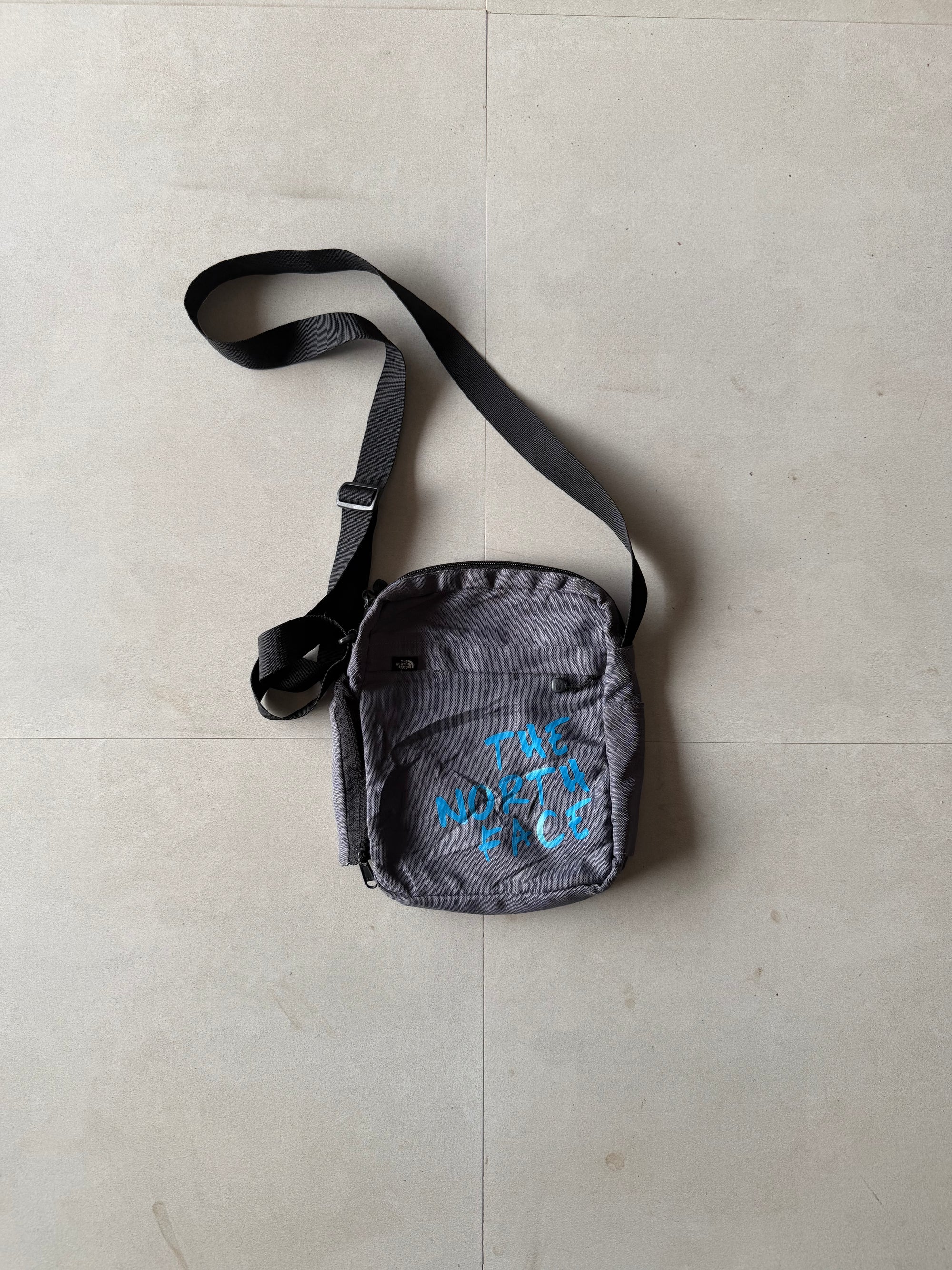 THE NORTH FACE SLING BAG
