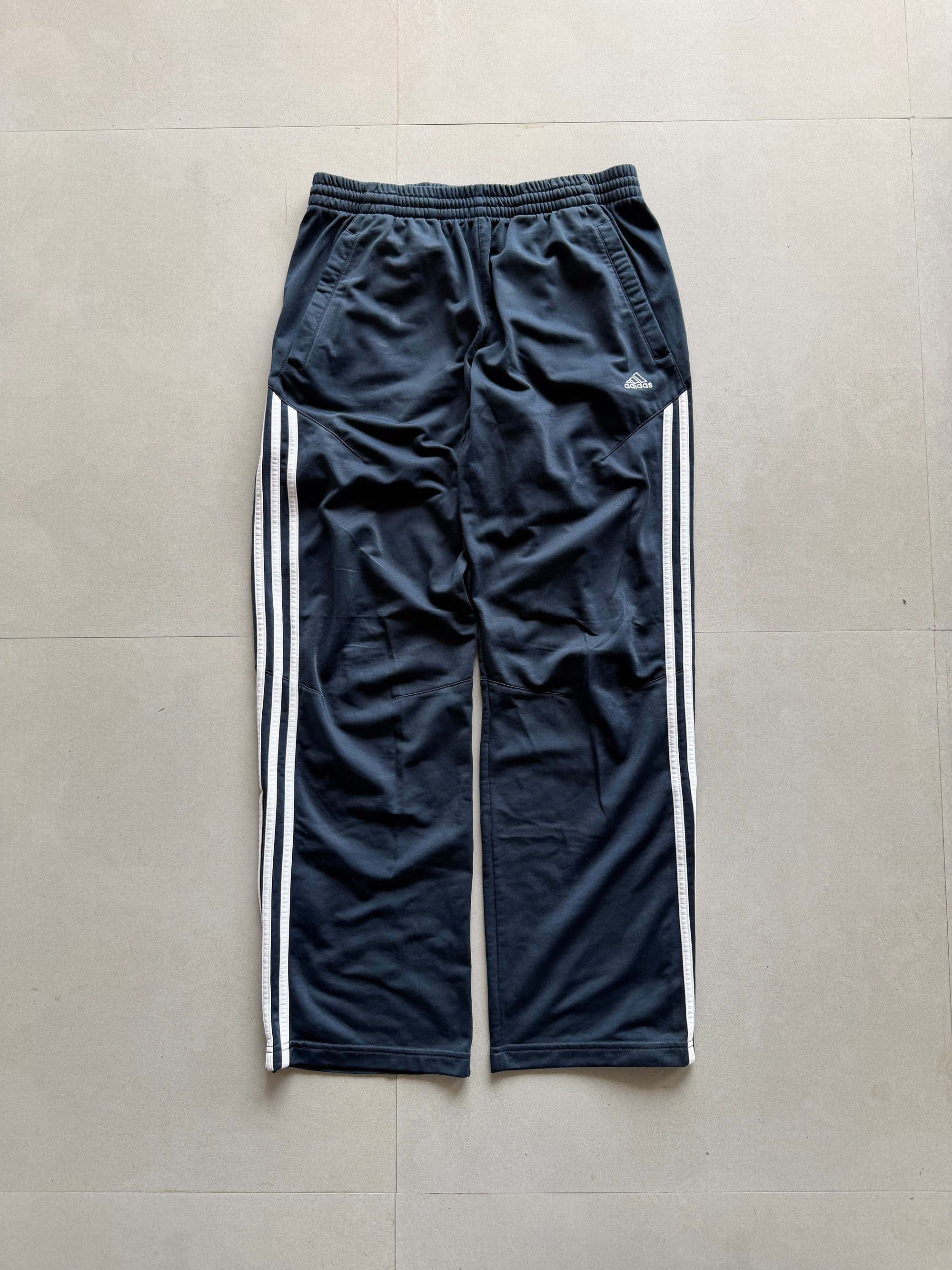 ADIDAS BAGGY STRIPED TRACK PANT16 - M
