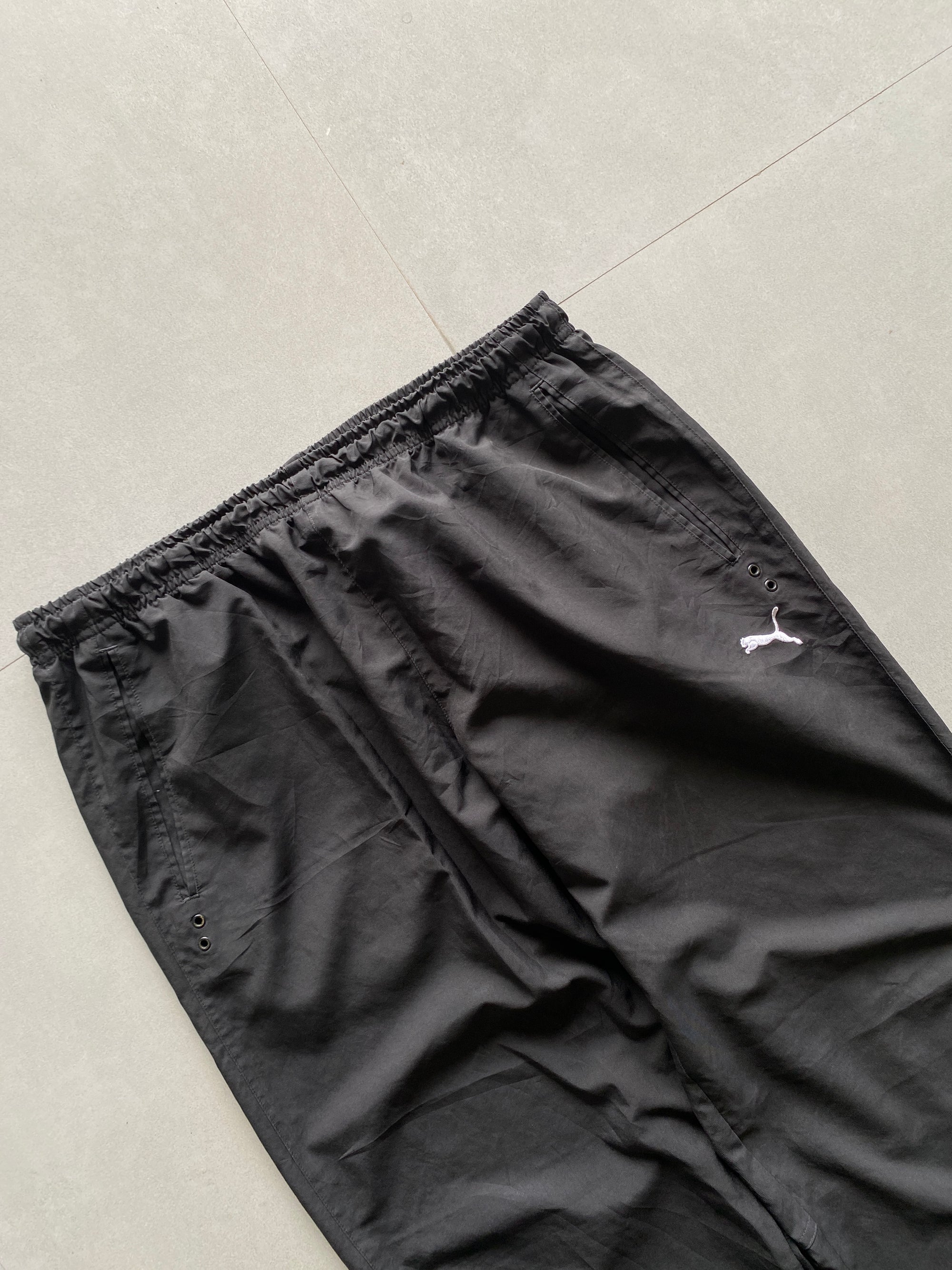 PUMA BAGGY TRACK PANT - M