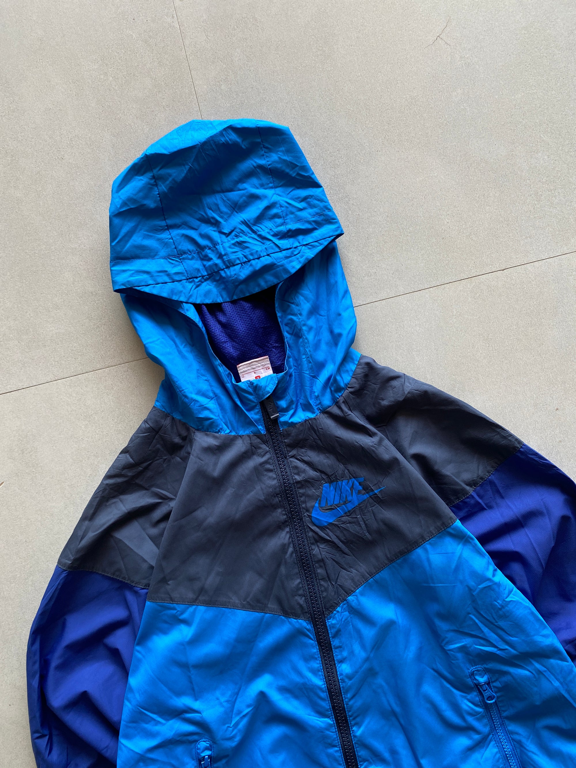 NIKE HOODED JACKET - YL