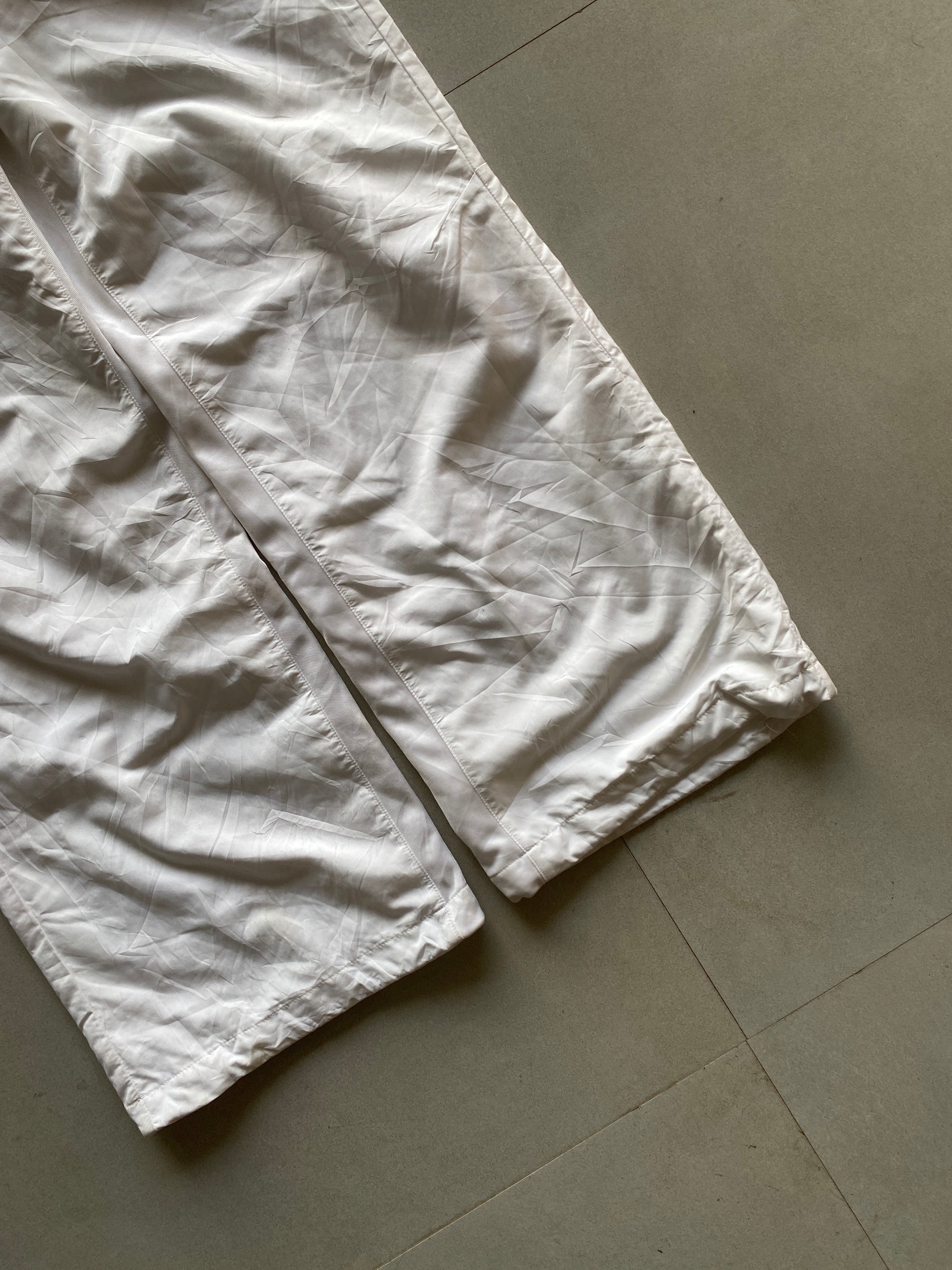 VINTAGE NIKE TRACK PANT -