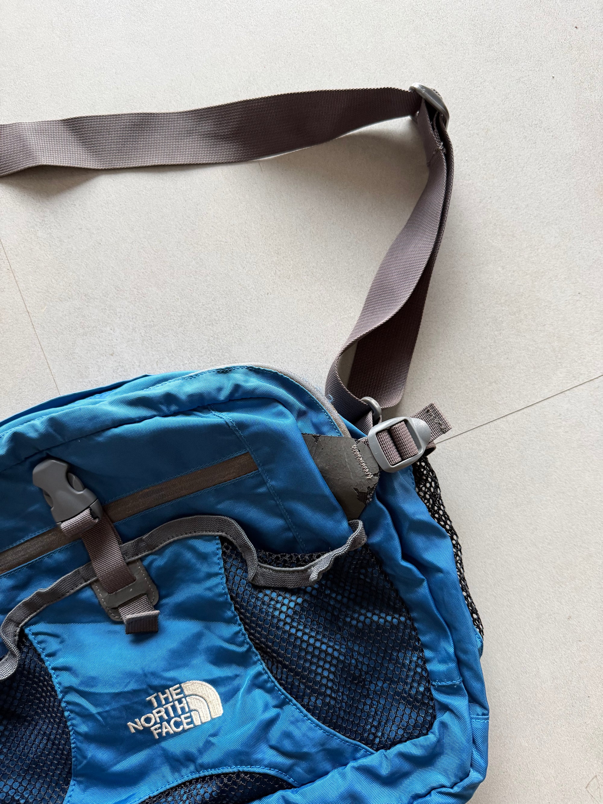 THE NORTH FACE HIKING BAG