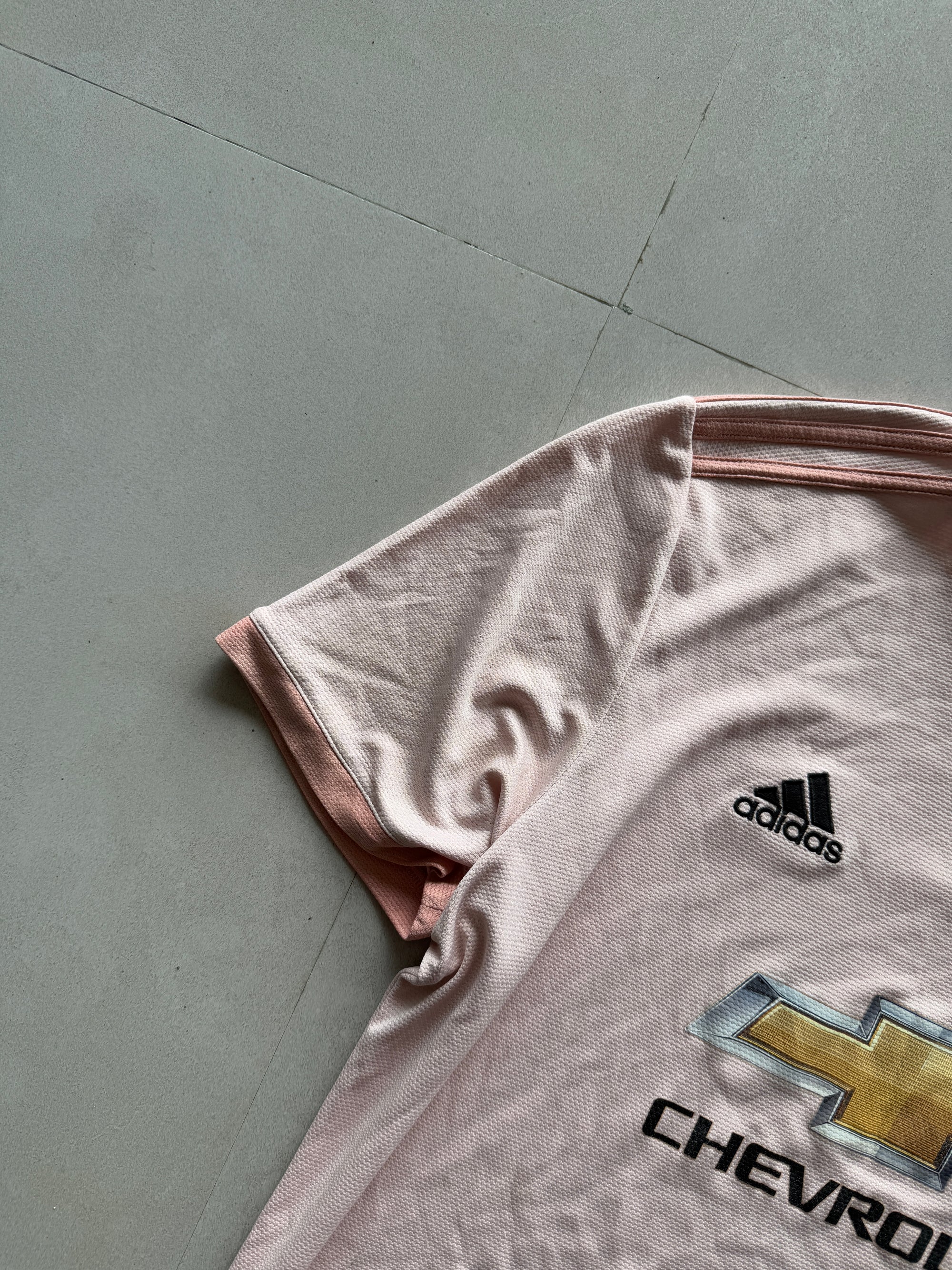 2019 ADIDAS MANCHESTER UNITED JERSEY - XL