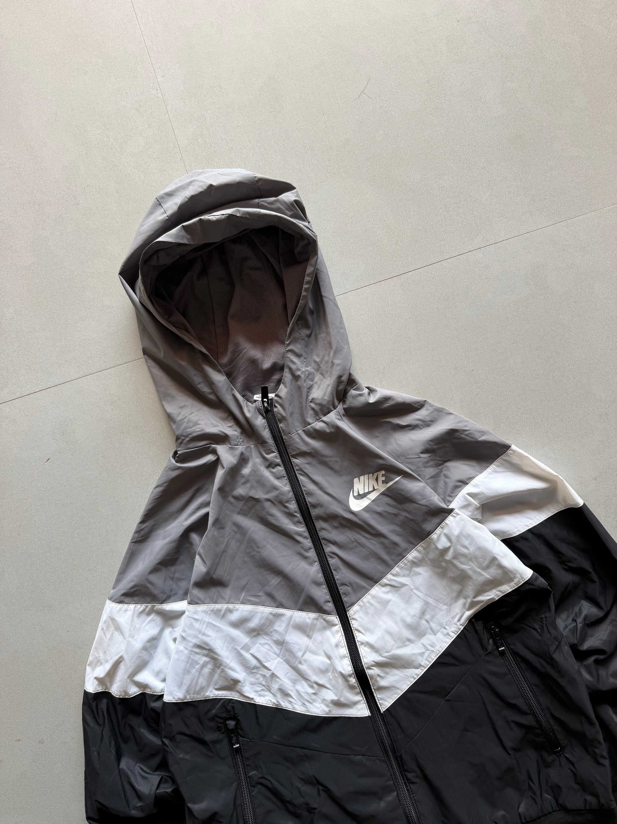 NIKE HOODED JACKET - XS
