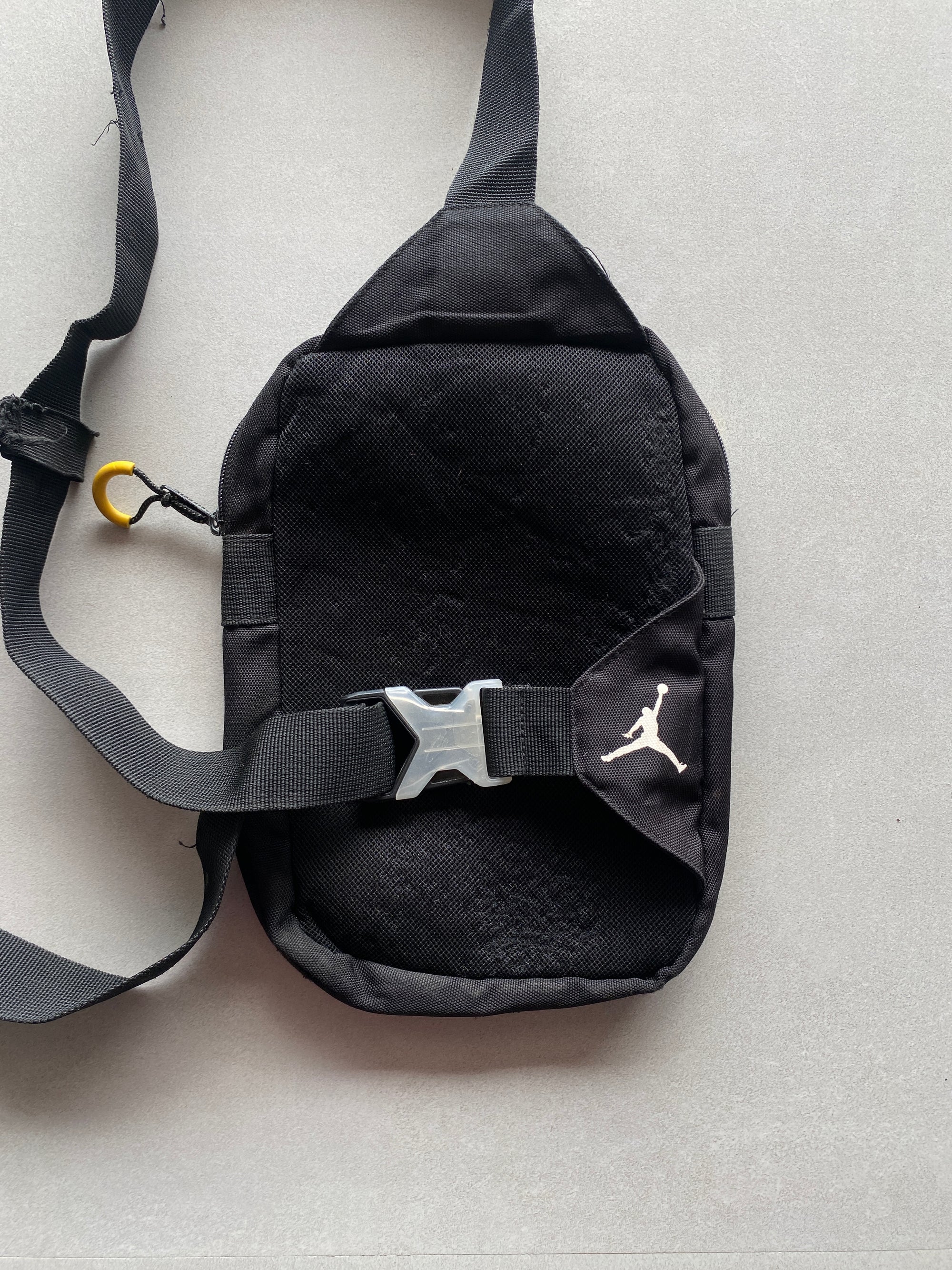 NIKE JORDAN CROSS BODY SLING BAG