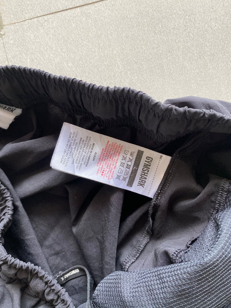 GYM SHARK SHORTS - L