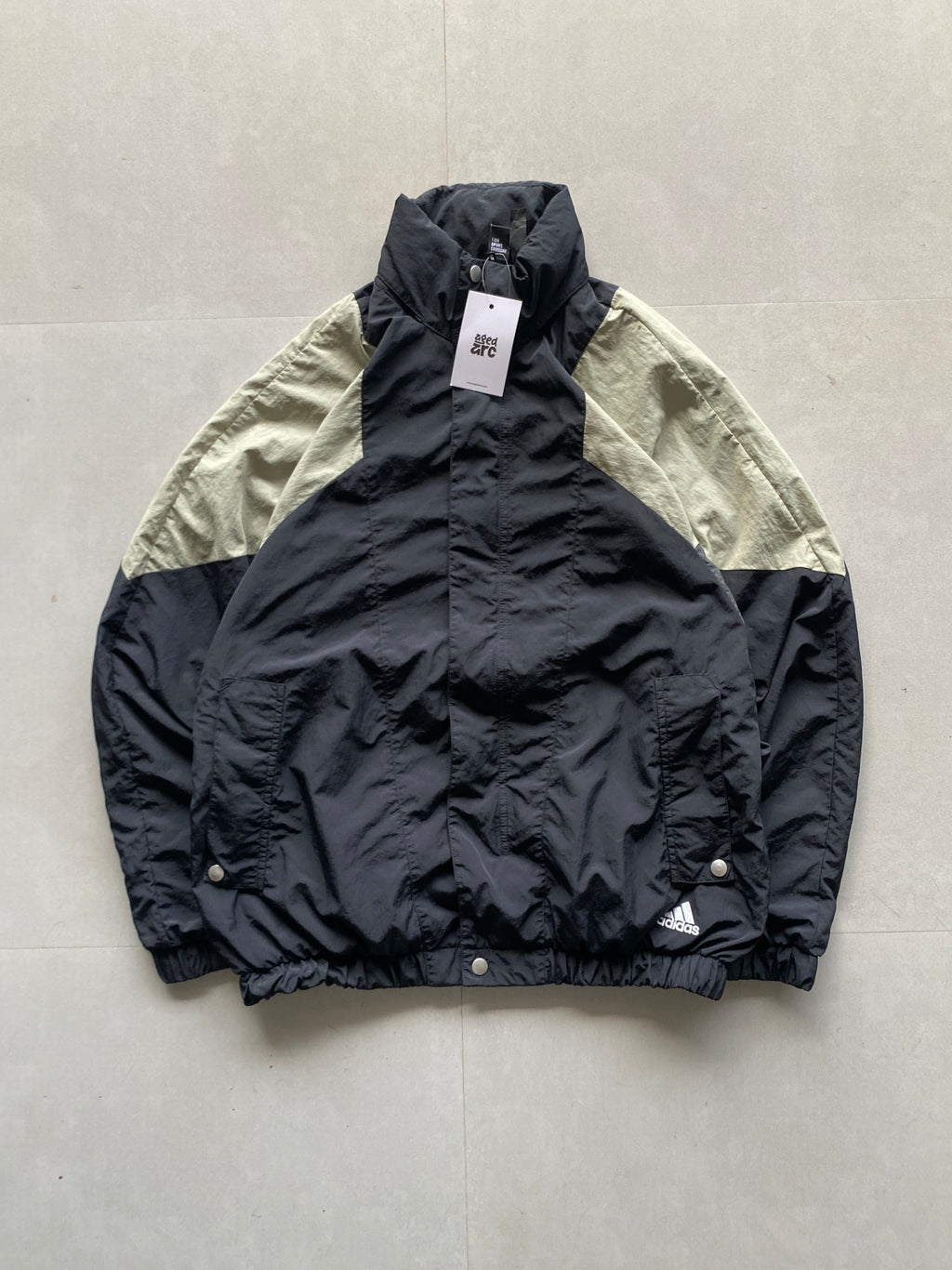 ADIDAS THREE STRIPES JACKET - L