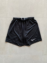 NIKE SOLID BLACK SHORTS - M