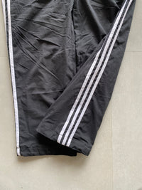 ADIDAS STRIPED BAGGY TRACK PANT - M