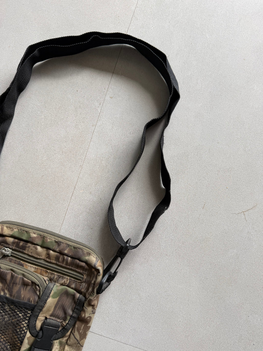 REALTREE CAMOU SLING BAG