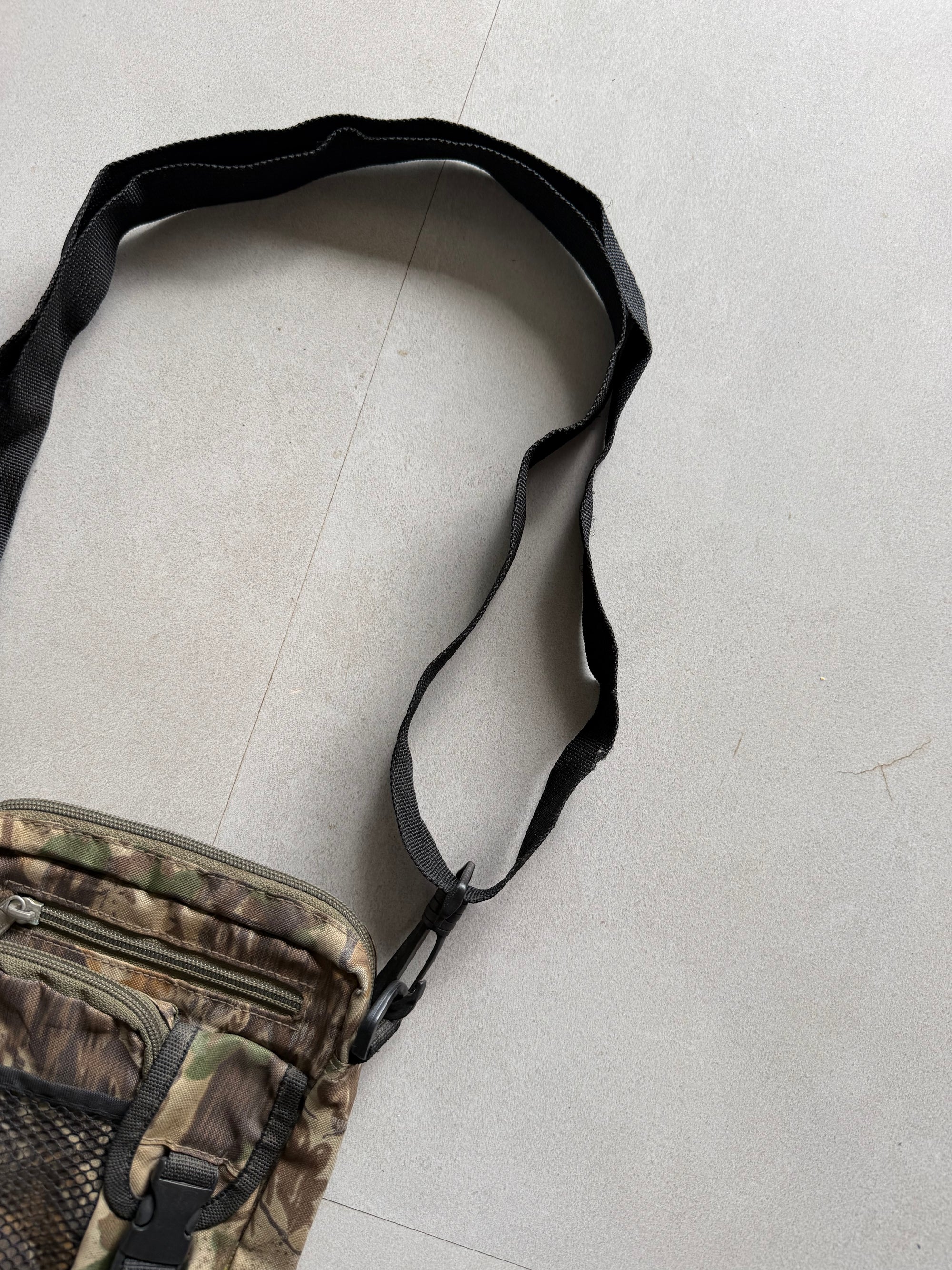 REALTREE CAMOU SLING BAG